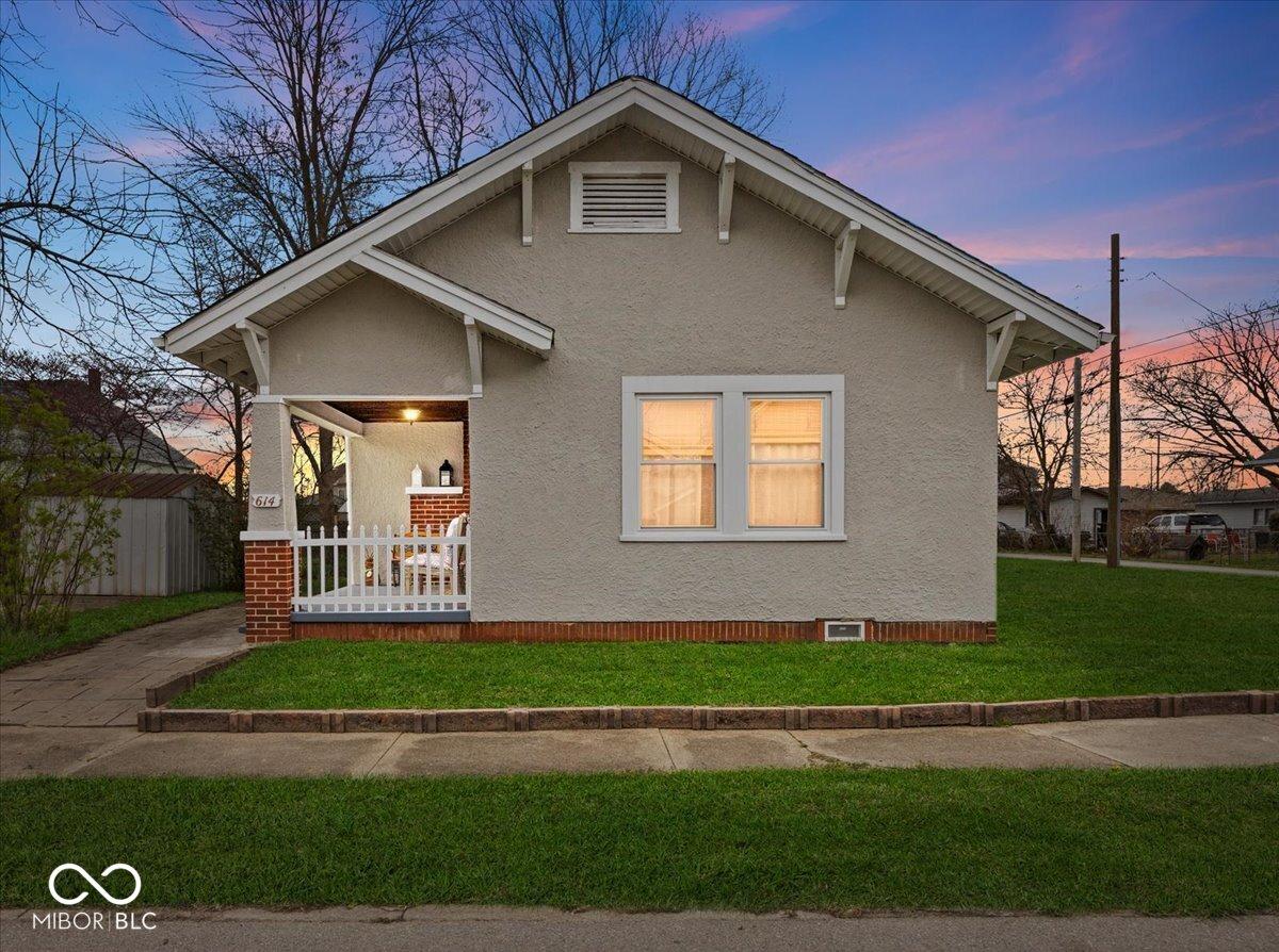 Photo one of 614 Elm St Shelbyville IN 46176 | MLS 22031572