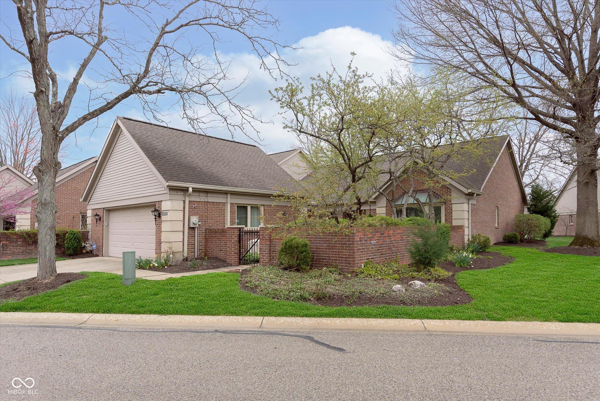 Photo one of 8535 Olde Mill Circle West Dr Indianapolis IN 46260 | MLS 22031602
