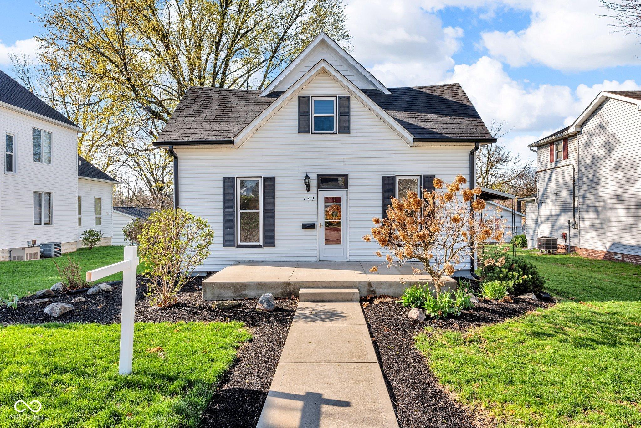 Photo one of 143 W Washington St Mooresville IN 46158 | MLS 22031789