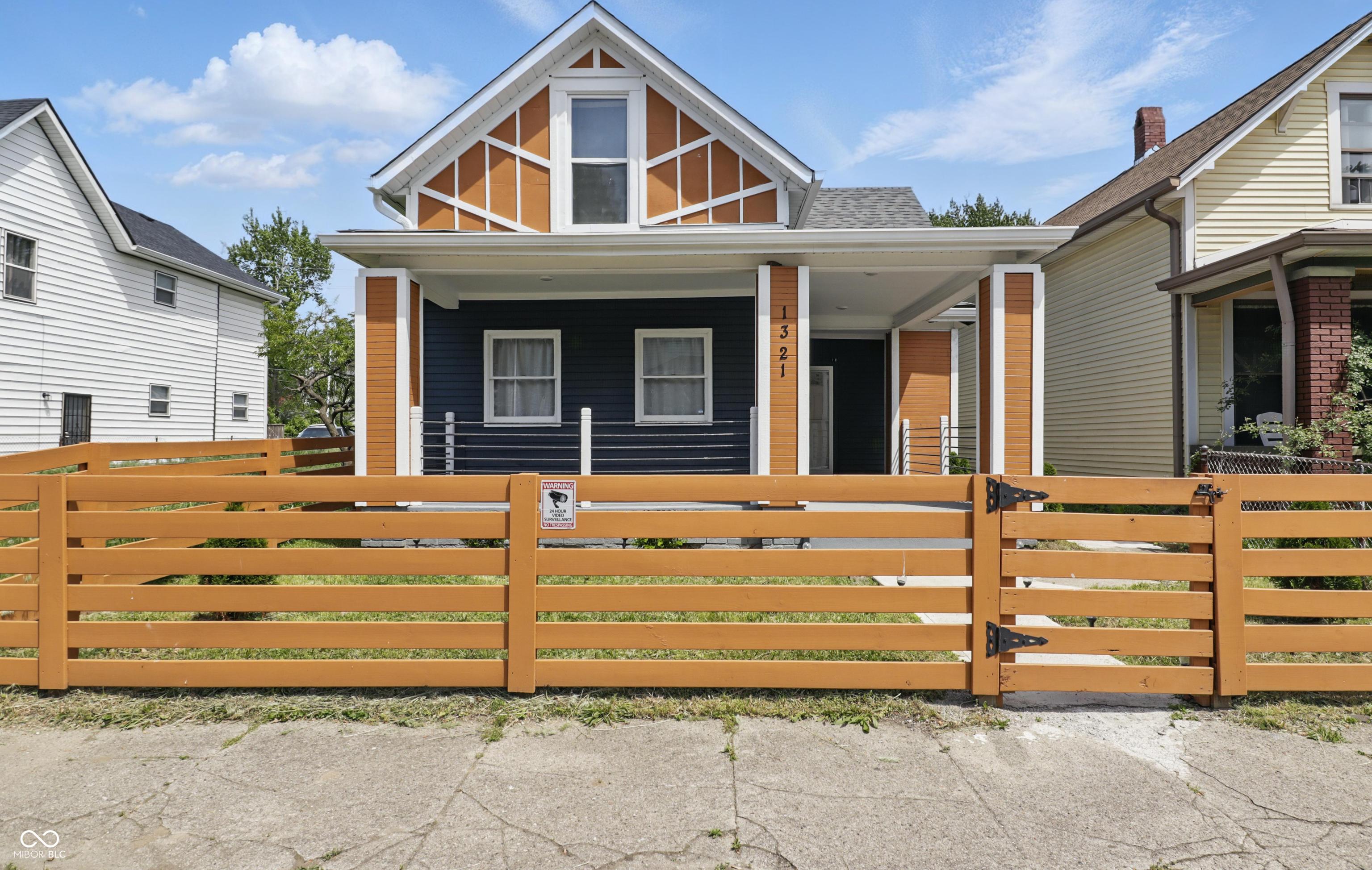 Photo one of 1321 Union St Indianapolis IN 46225 | MLS 22031993