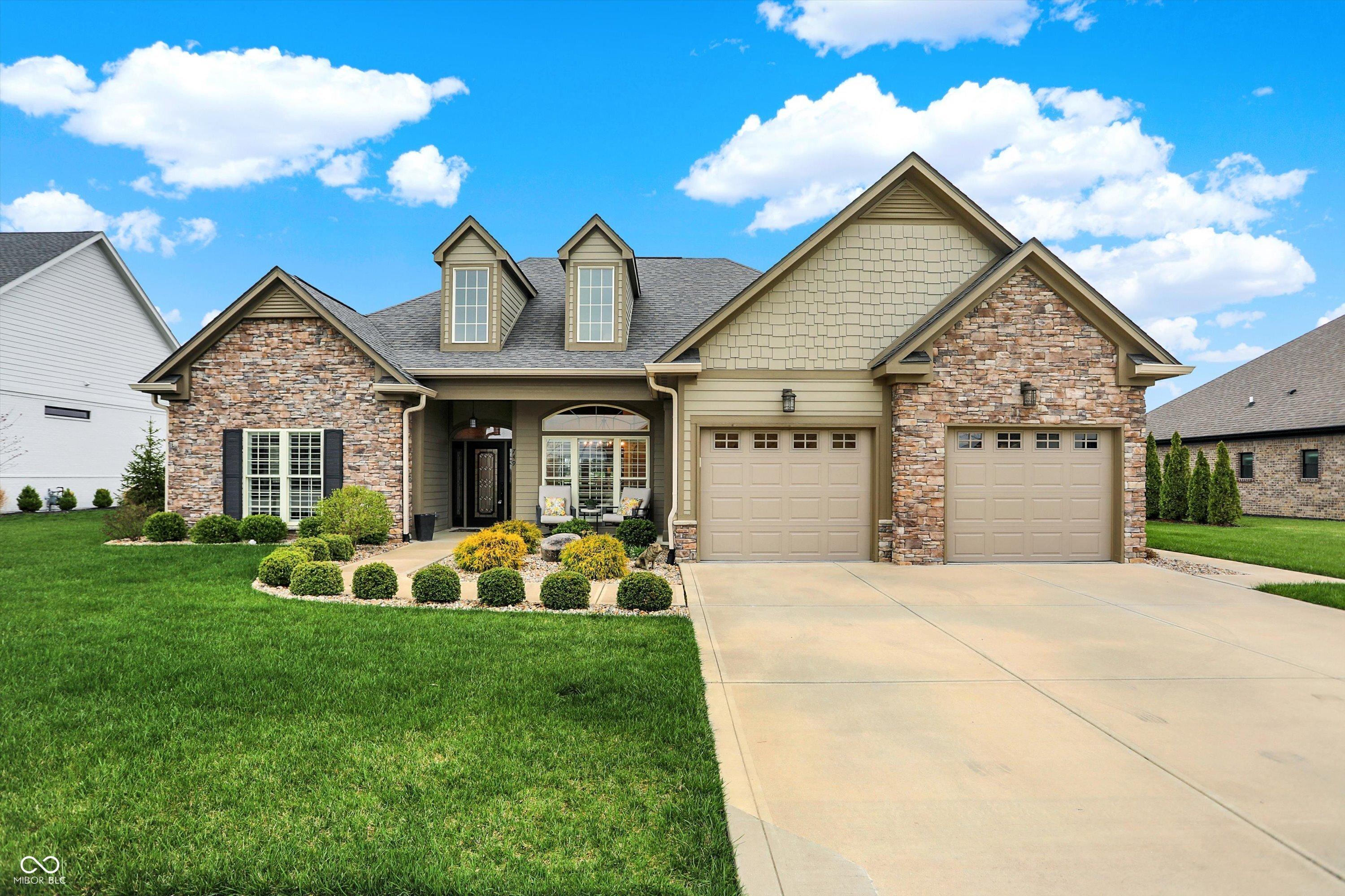 Photo one of 749 Meadowbrook Ln Franklin IN 46131 | MLS 22031964