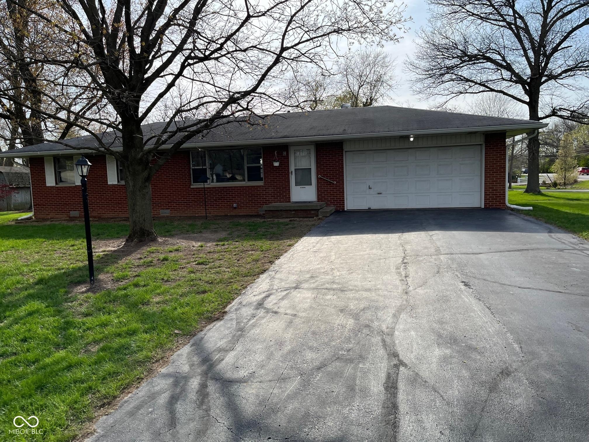 Photo one of 7002 Mclain Dr Indianapolis IN 46217 | MLS 22032163