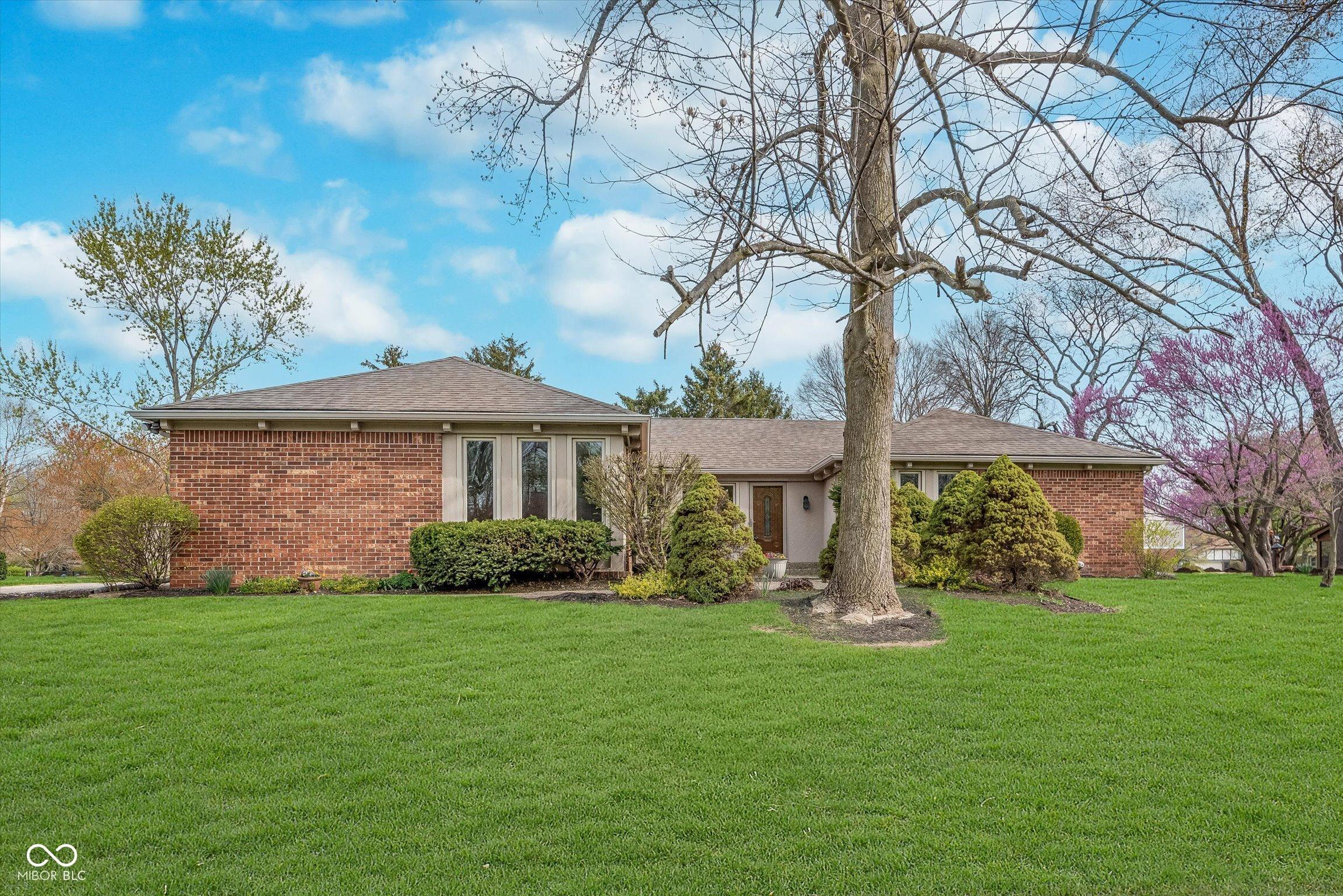 Photo one of 3462 Briar Creek Ln Carmel IN 46033 | MLS 22032359