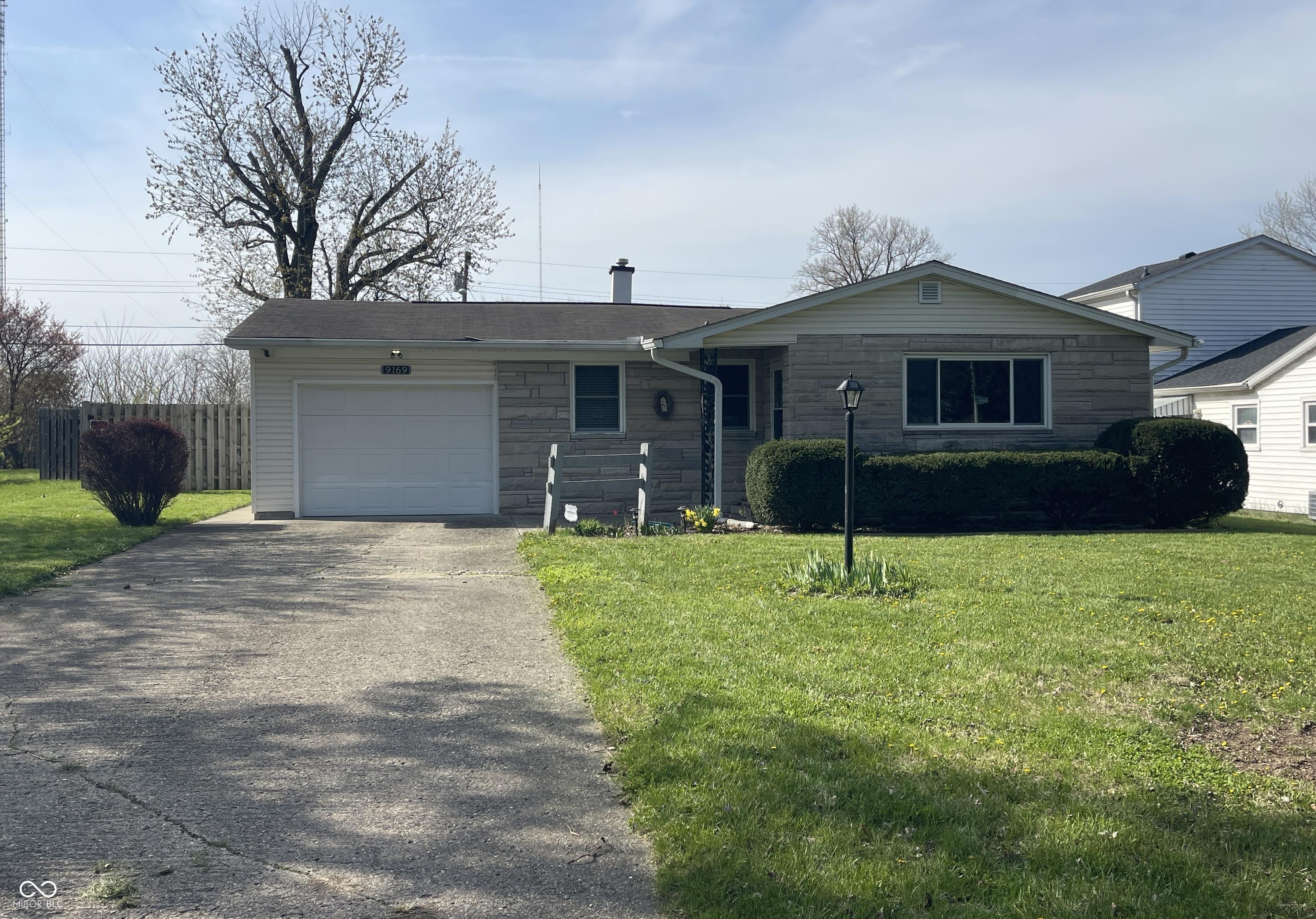 Photo one of 9169 Hibben Ave Indianapolis IN 46229 | MLS 22032374
