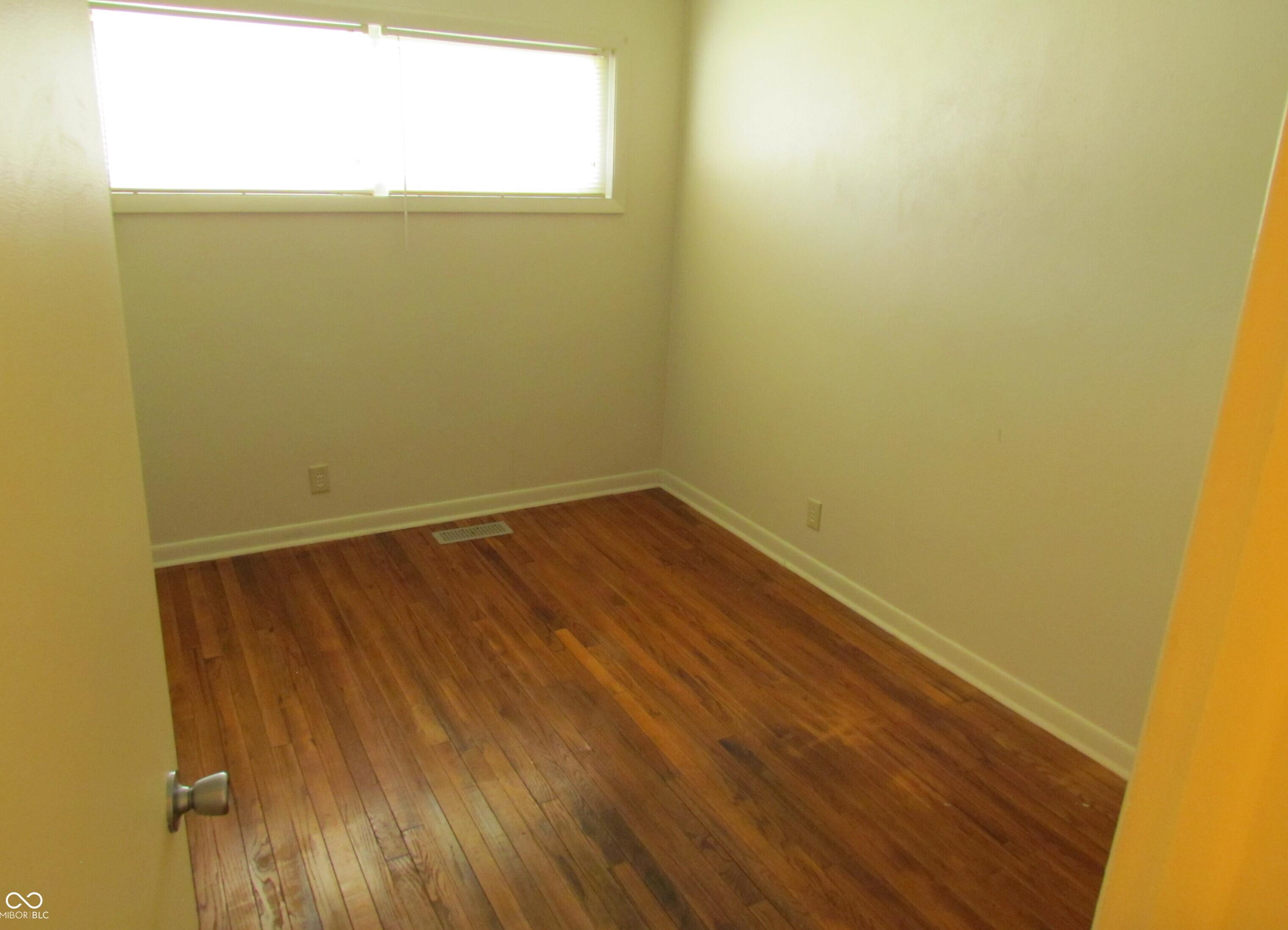 Photo #12