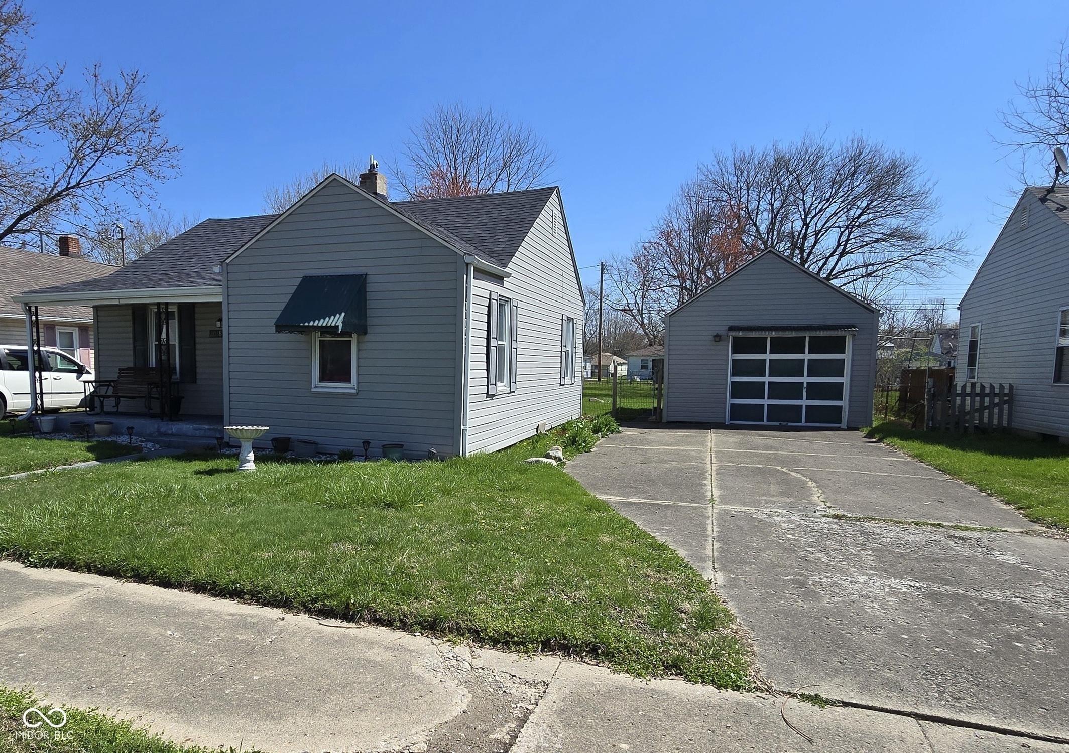 Photo one of 2018 Poplar St Anderson IN 46012 | MLS 22032685
