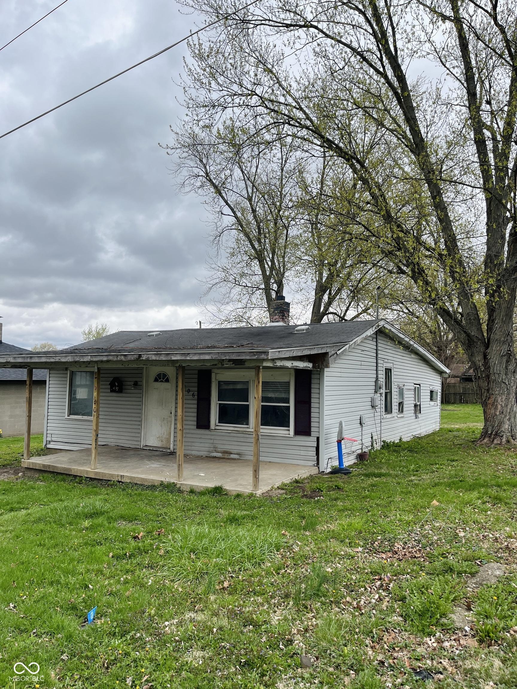 Photo one of 4206 Clark St Anderson IN 46013 | MLS 22032607