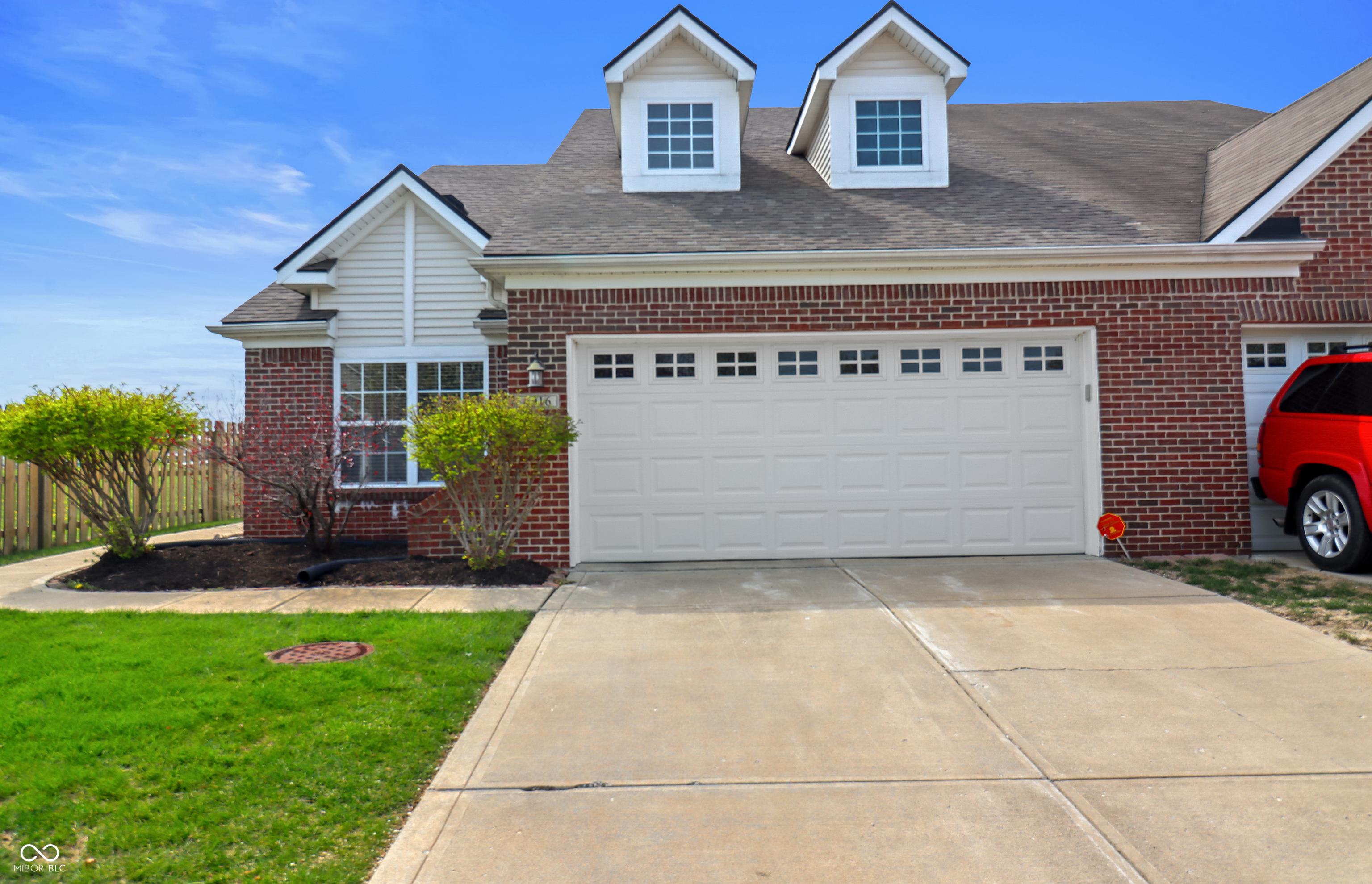 Photo one of 4916 Franklin Villas Dr Indianapolis IN 46237 | MLS 22032876