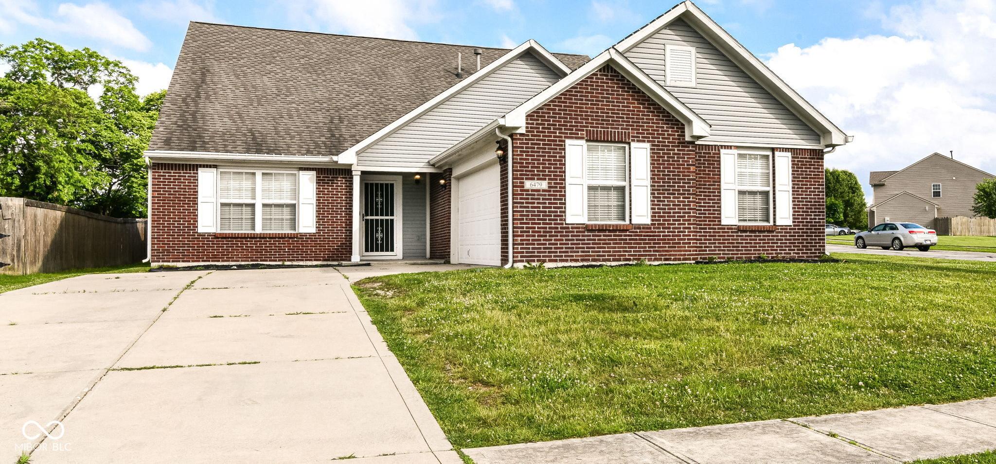 Photo one of 6479 Enclave Blvd Greenwood IN 46143 | MLS 22032924