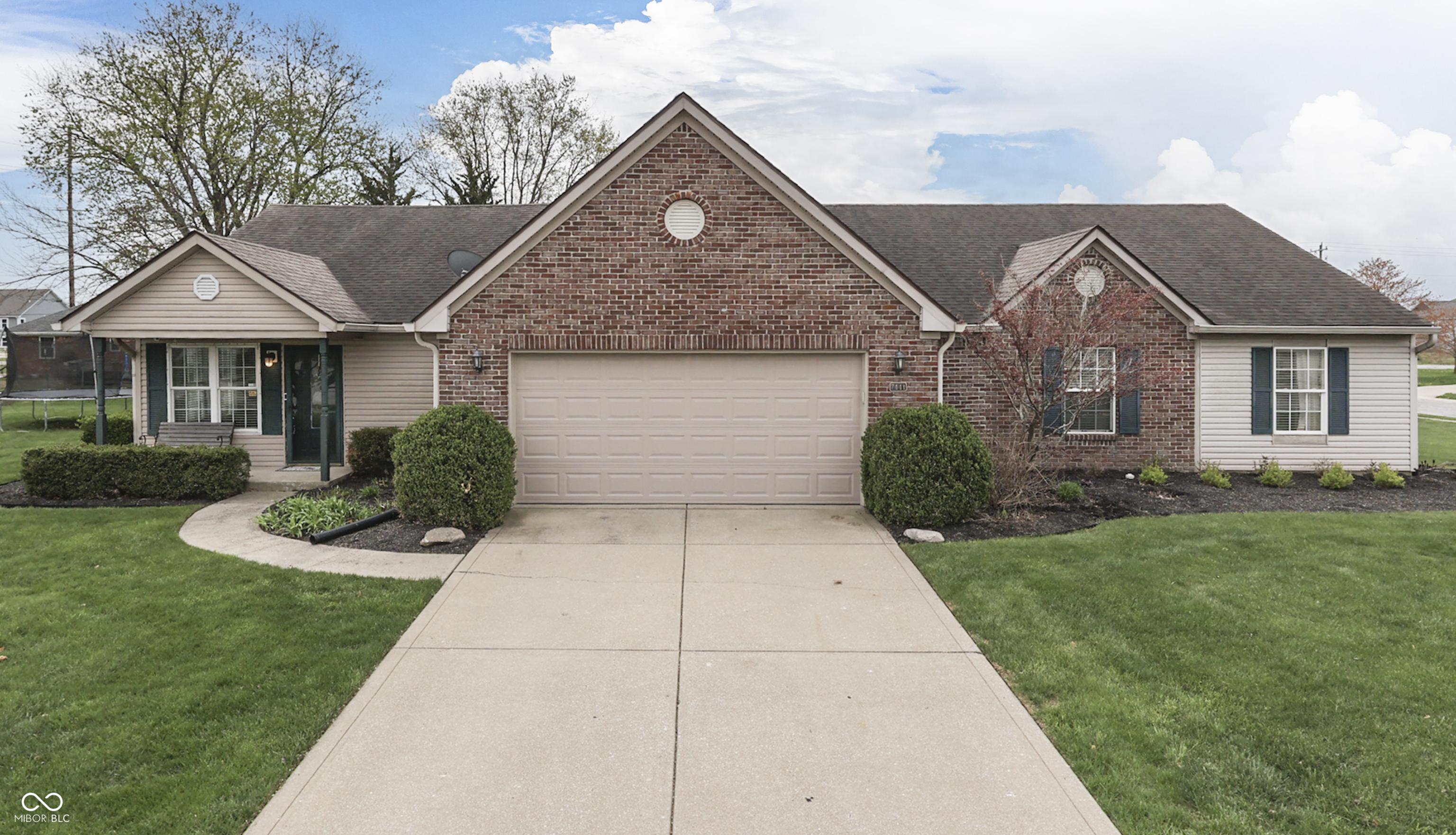 Photo one of 7441 Sugar Pine Ct Avon IN 46123 | MLS 22032965
