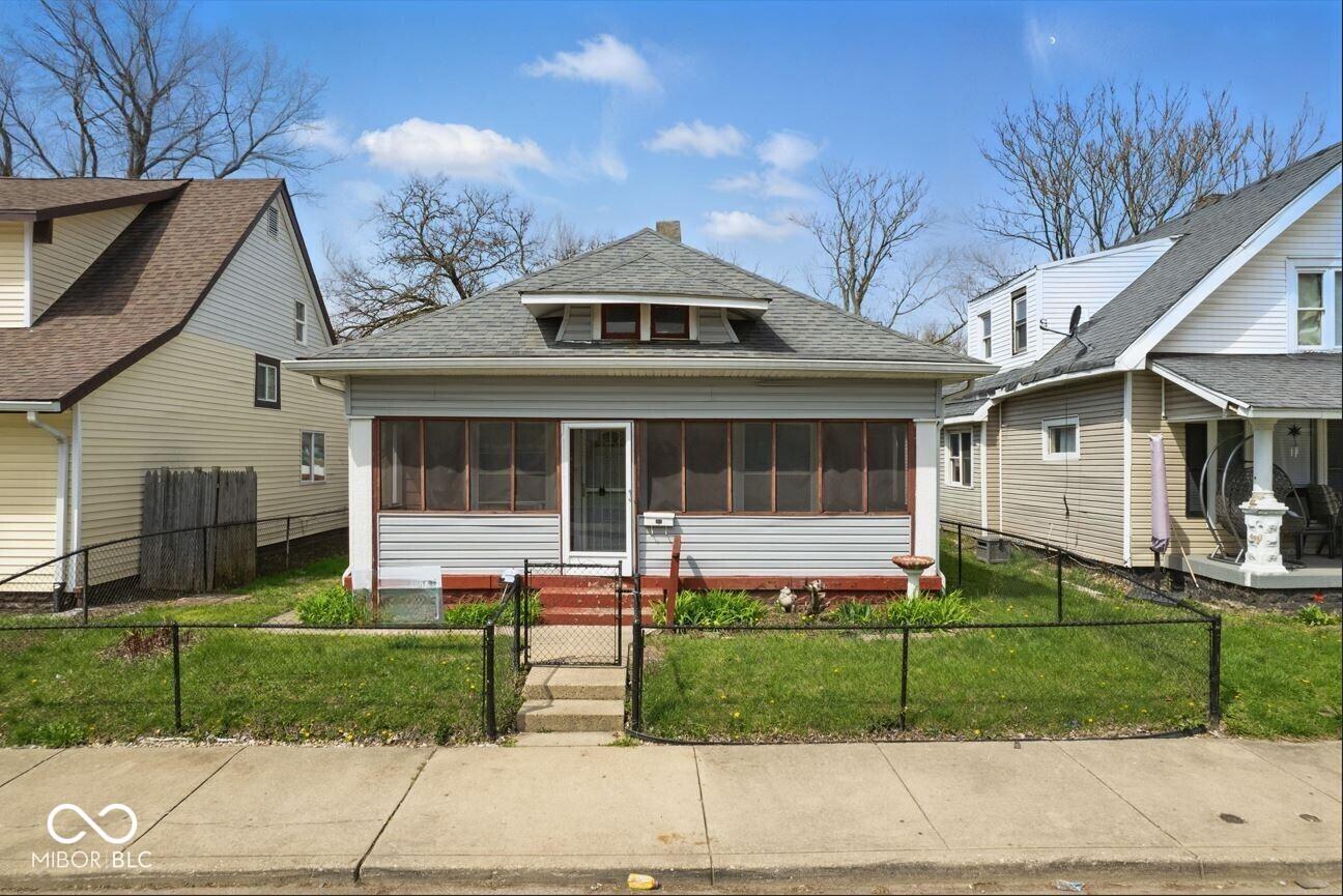 Photo one of 1114 N Mount St Indianapolis IN 46222 | MLS 22033964