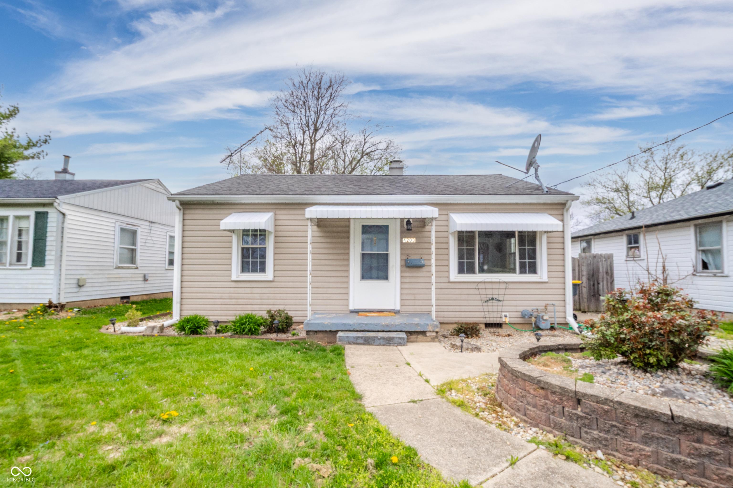 Photo one of 4203 Main St Anderson IN 46013 | MLS 22034012
