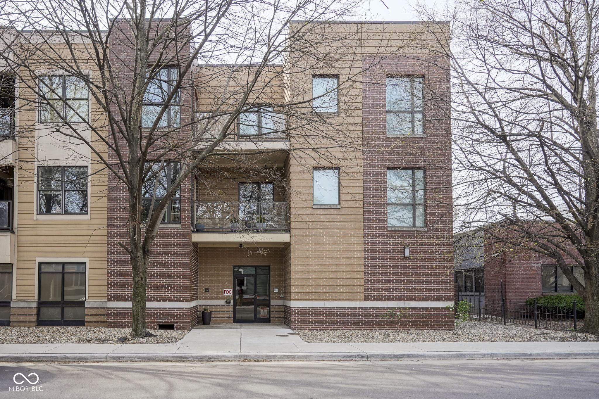 Photo one of 233 E Saint Joseph St # 2G Indianapolis IN 46202 | MLS 22034309