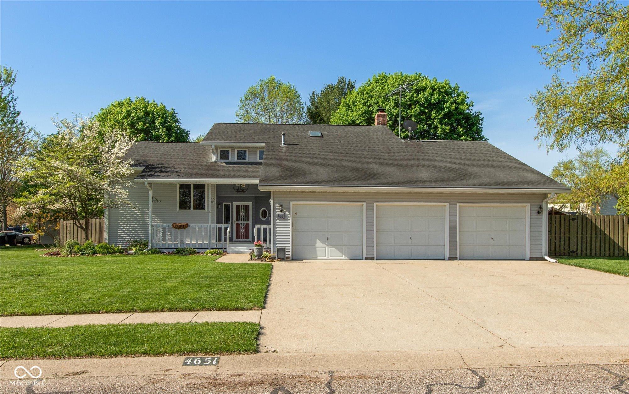 Photo one of 4651 Monterey Dr Columbus IN 47203 | MLS 22034885