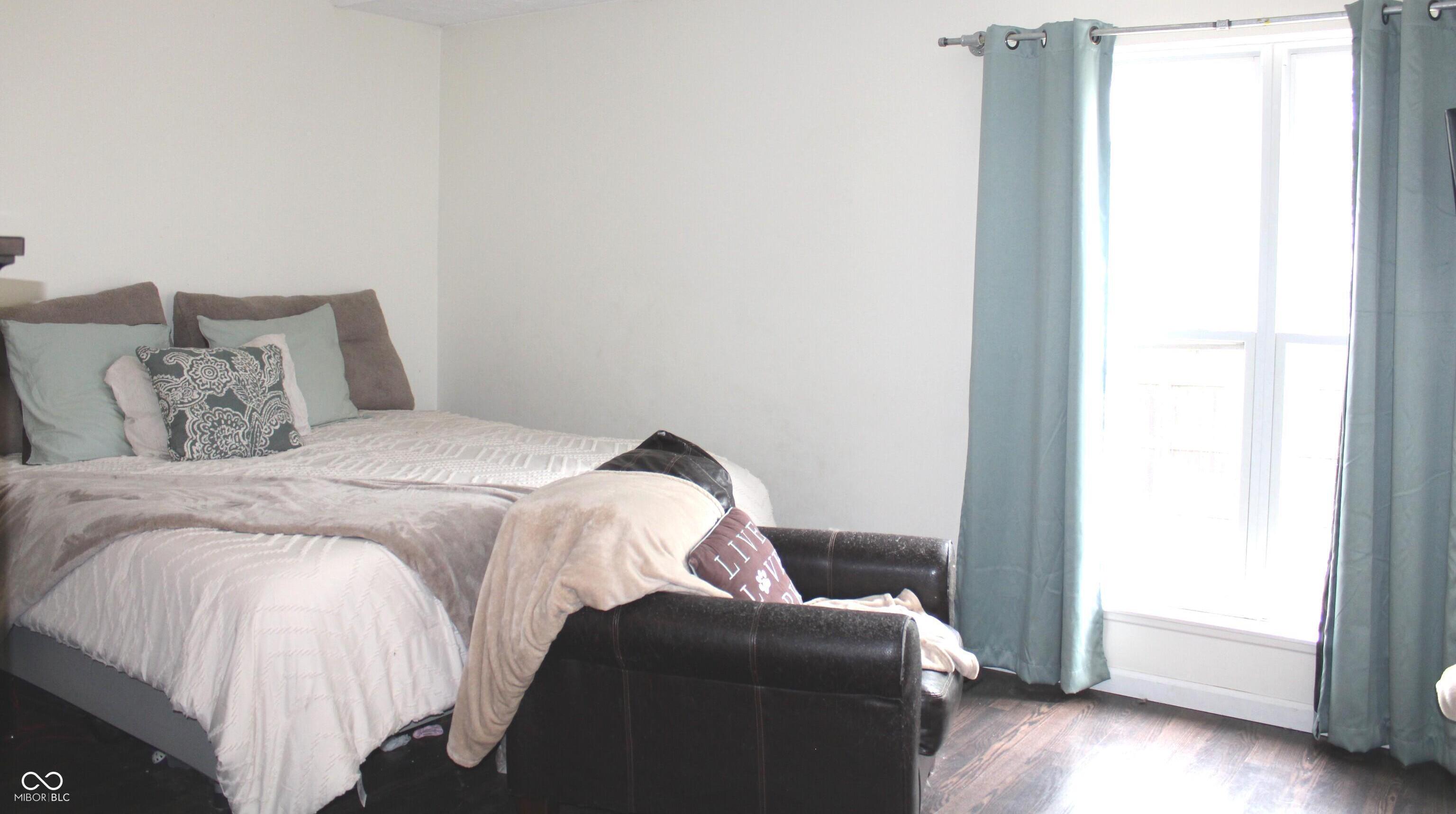 Photo #33