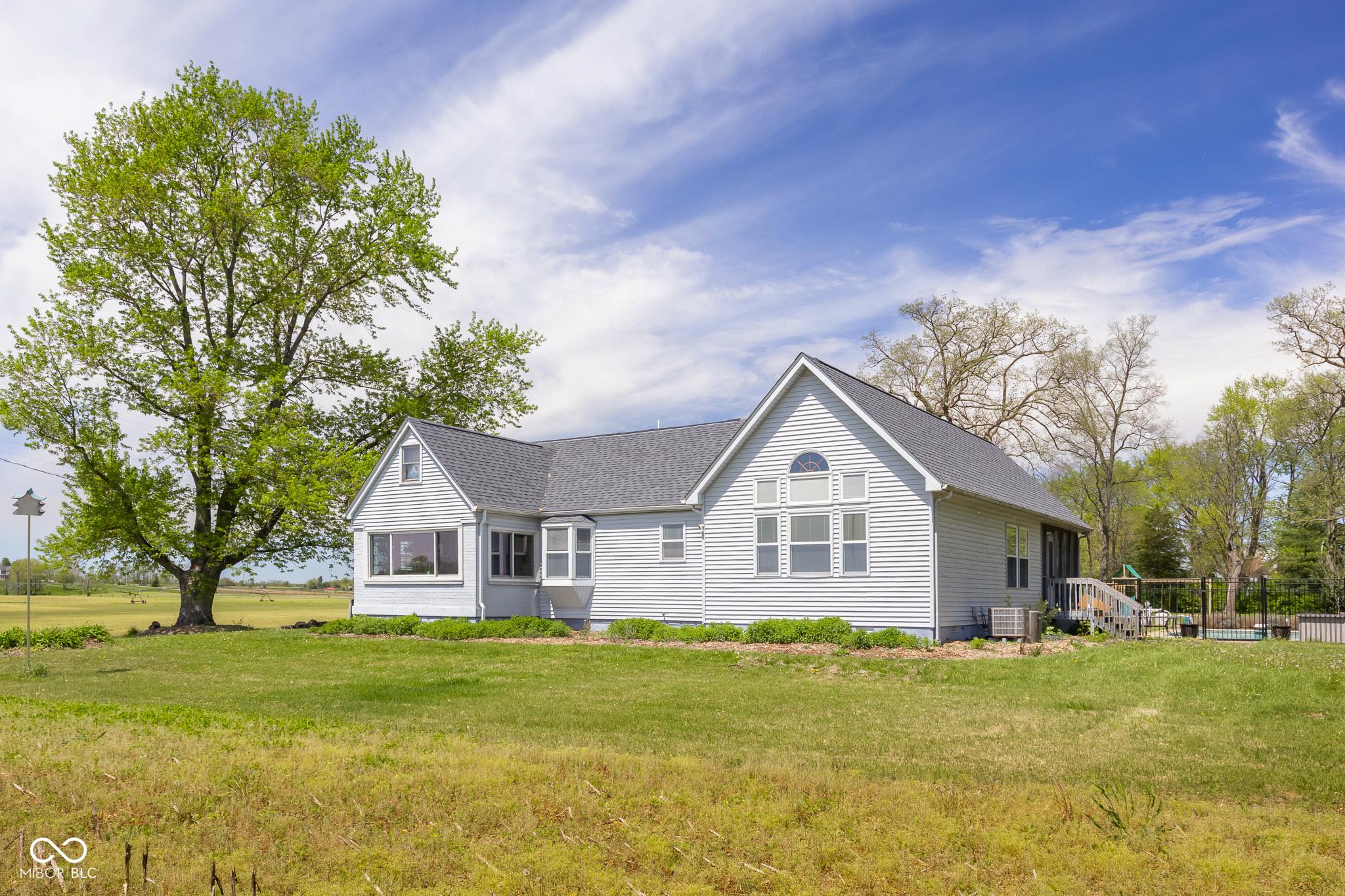 Photo one of 1840 W 100 N Columbus IN 47201 | MLS 22035079