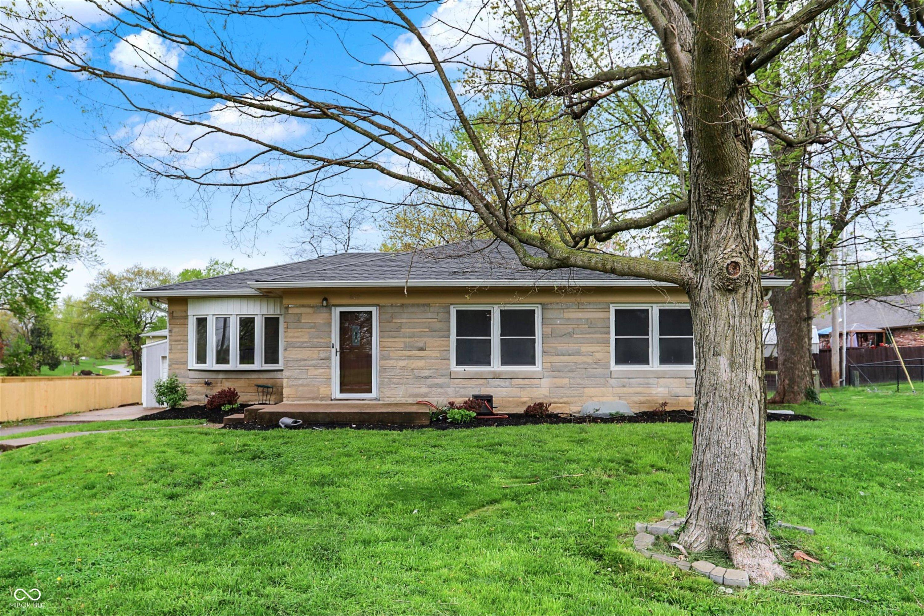 Photo one of 840 N Indiana St Mooresville IN 46158 | MLS 22035081