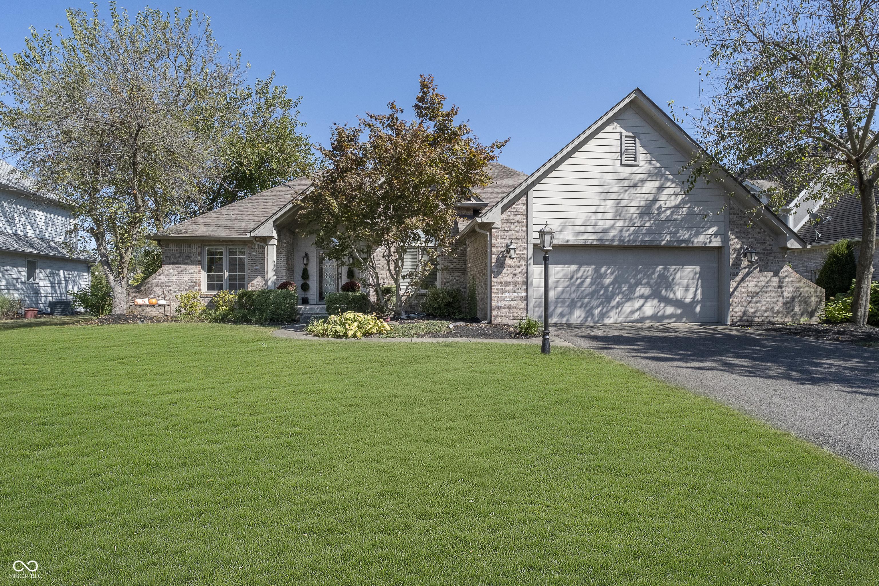 Photo one of 11697 Whisper Bay Ct Carmel IN 46033 | MLS 22035188