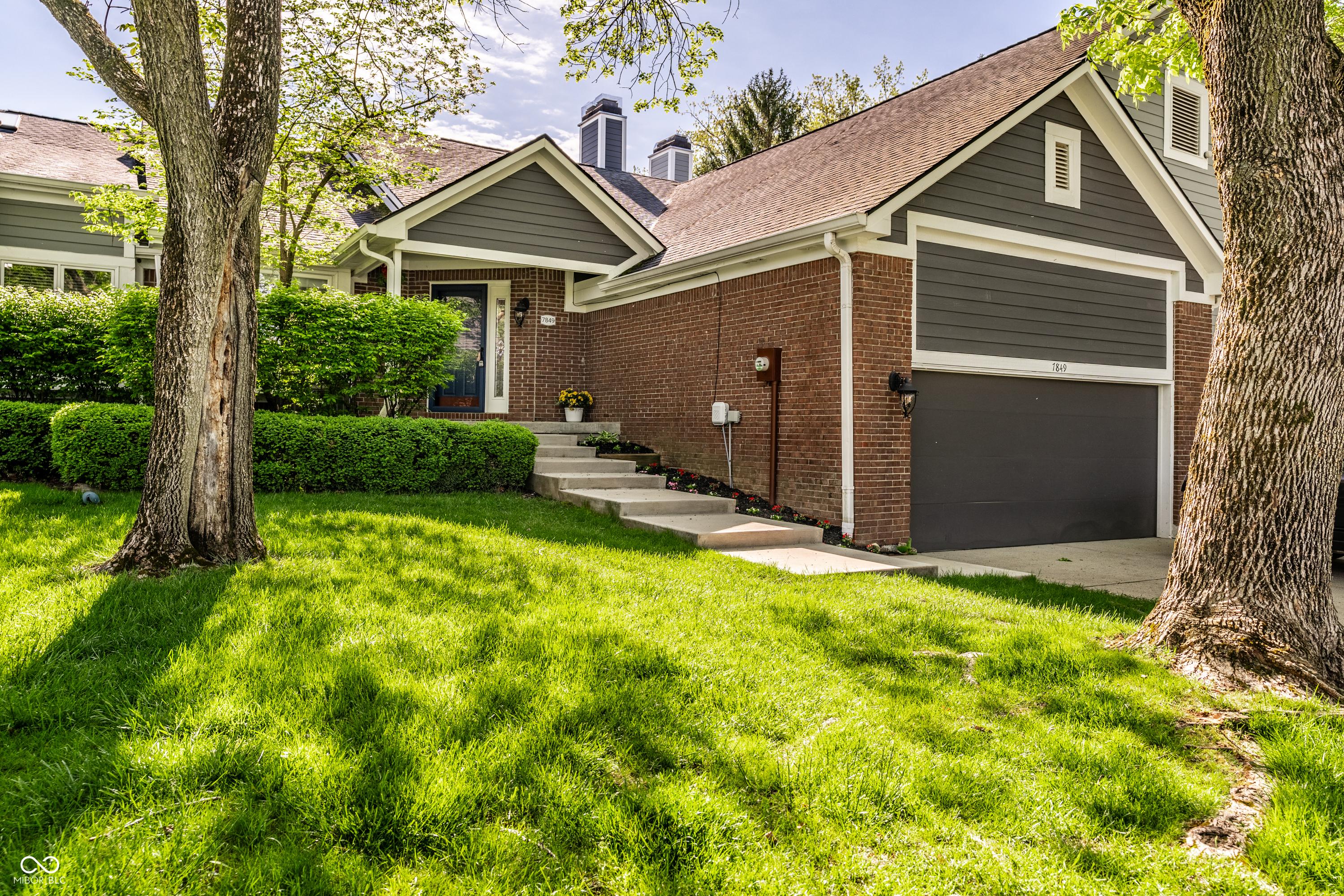 Photo one of 7849 Clearwater Cove Dr Indianapolis IN 46240 | MLS 22035726