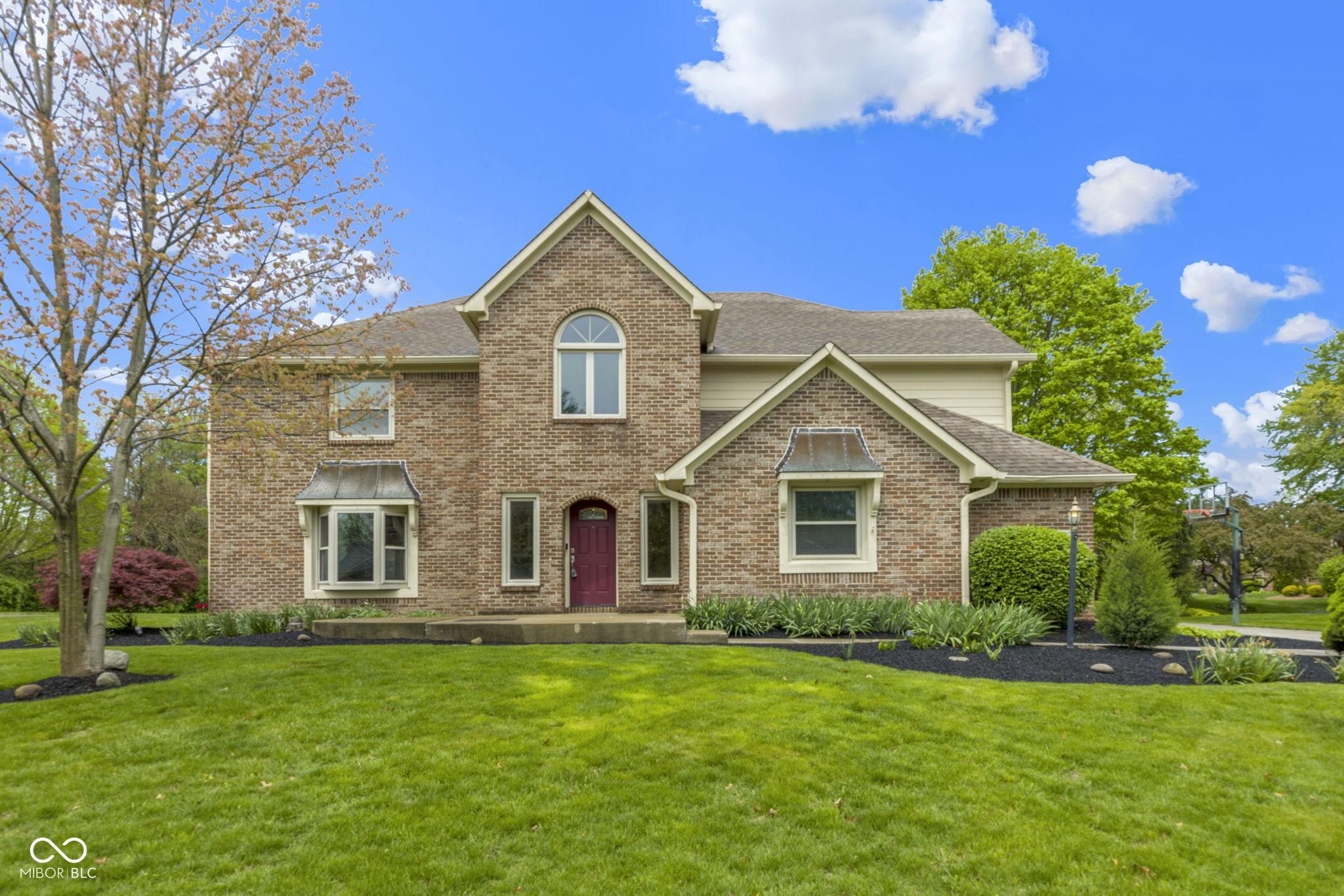Photo one of 960 Arrowwood Dr Carmel IN 46033 | MLS 22035895