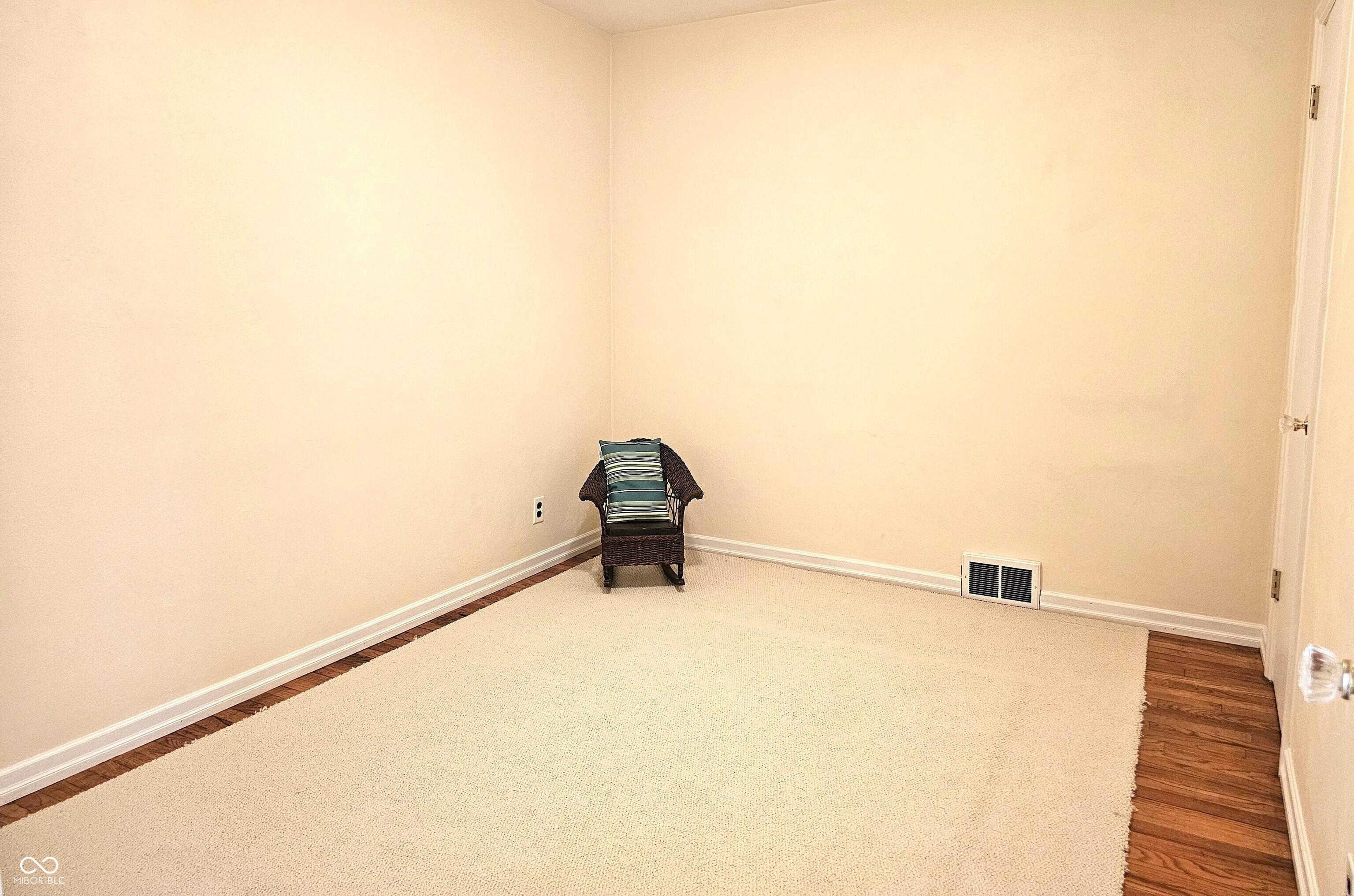 Photo #10