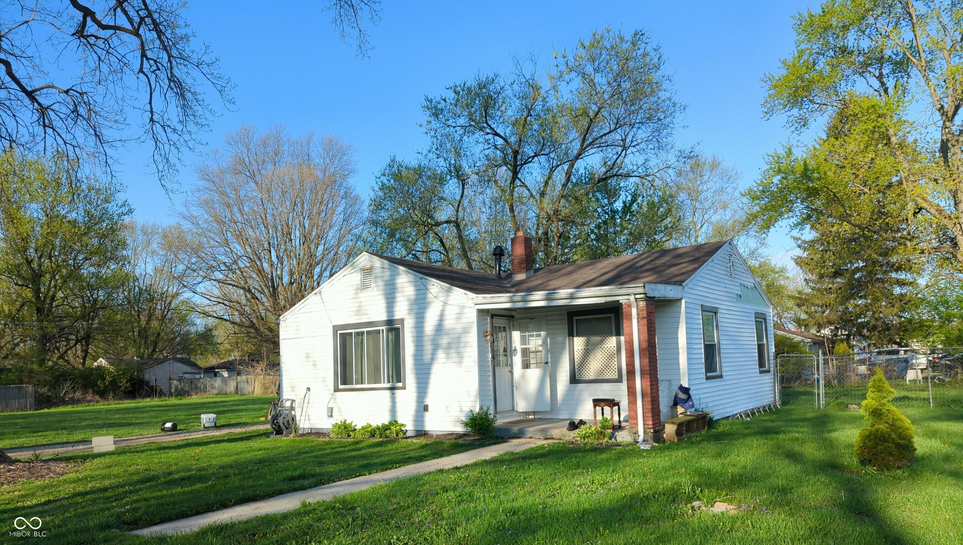 Photo one of 2315 E 3Rd St Anderson IN 46012 | MLS 22036295
