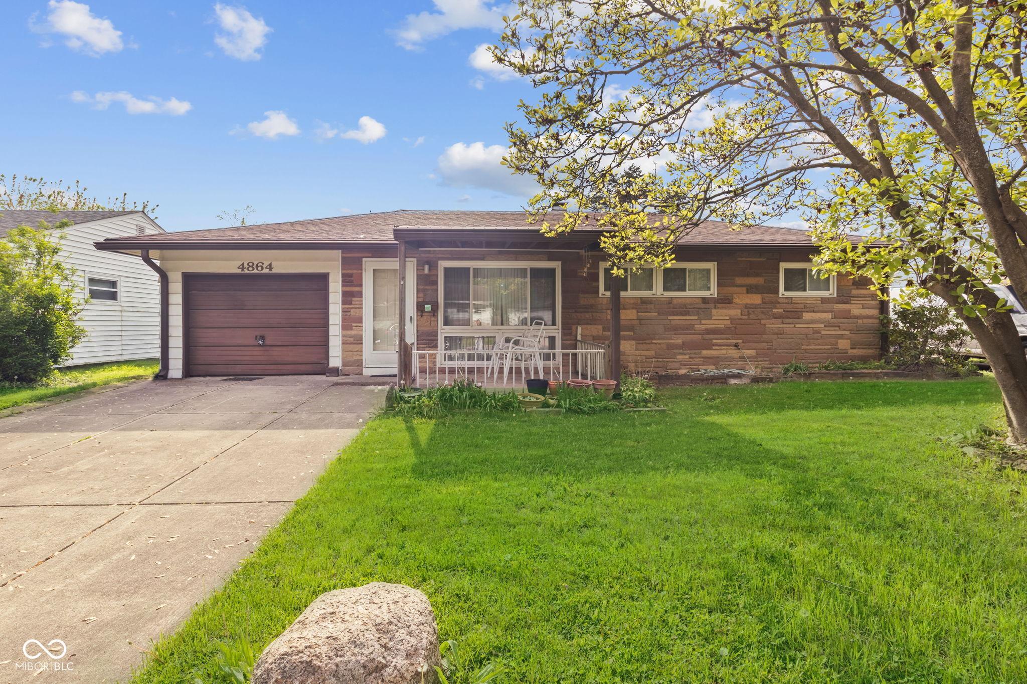 Photo one of 4864 N Katherine Dr Indianapolis IN 46226 | MLS 22036260