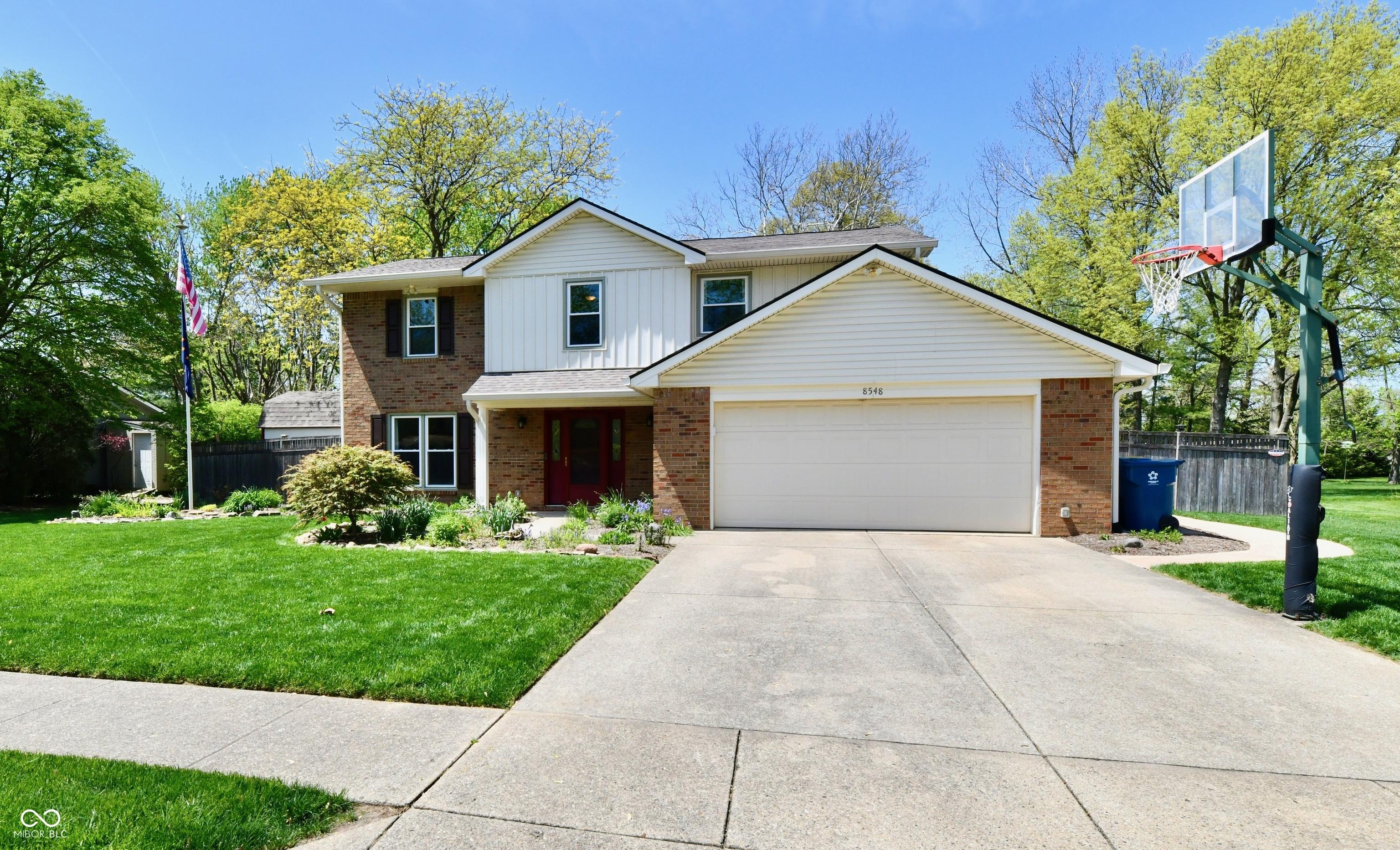 Photo one of 8548 Scarsdale W Dr Indianapolis IN 46256 | MLS 22036325