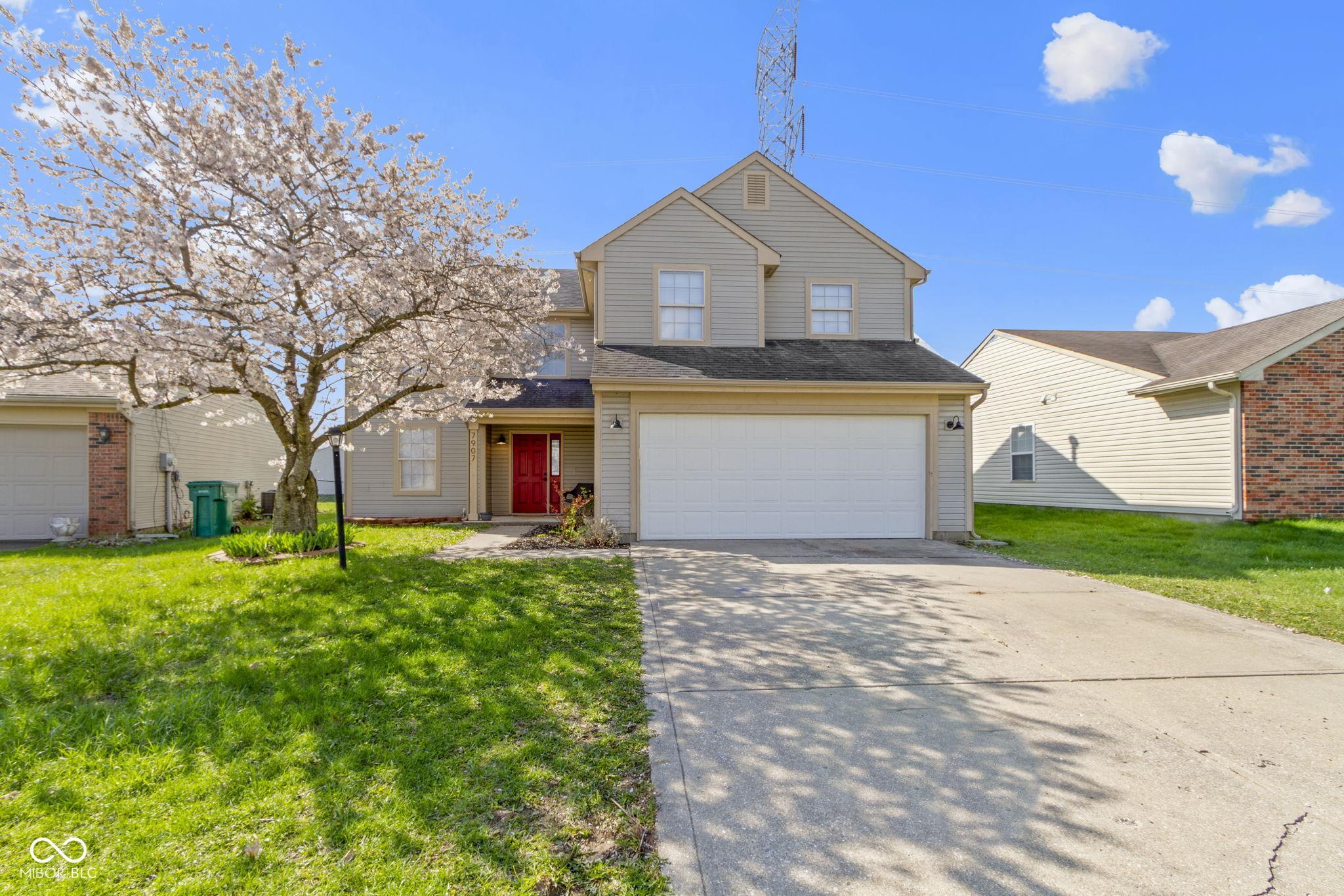 Photo one of 7907 Oakdale Ln Indianapolis IN 46214 | MLS 22036429
