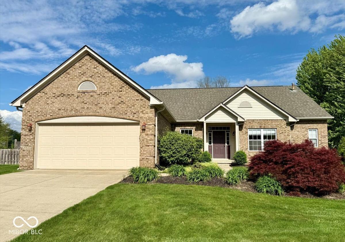 Photo one of 11473 Rainbow Falls Ln Fishers IN 46037 | MLS 22036713
