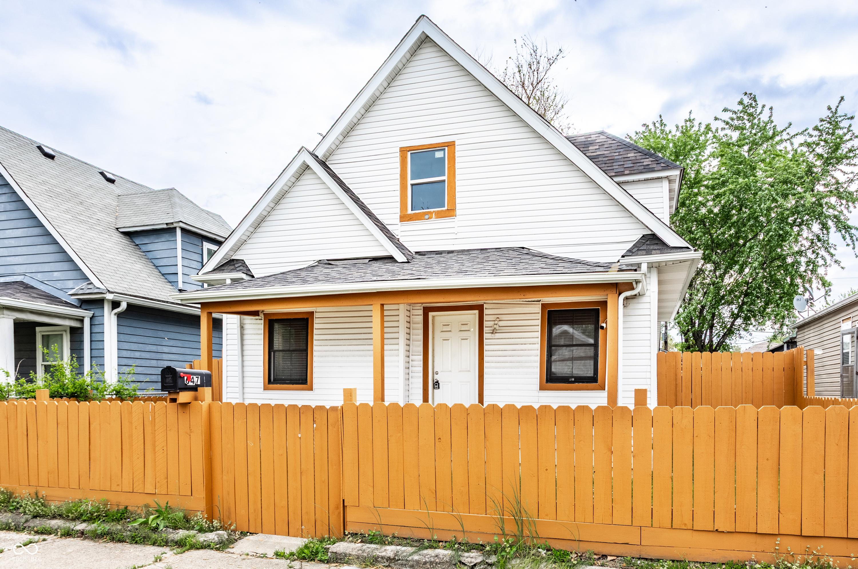 Photo one of 647 Coffey St Indianapolis IN 46221 | MLS 22036836