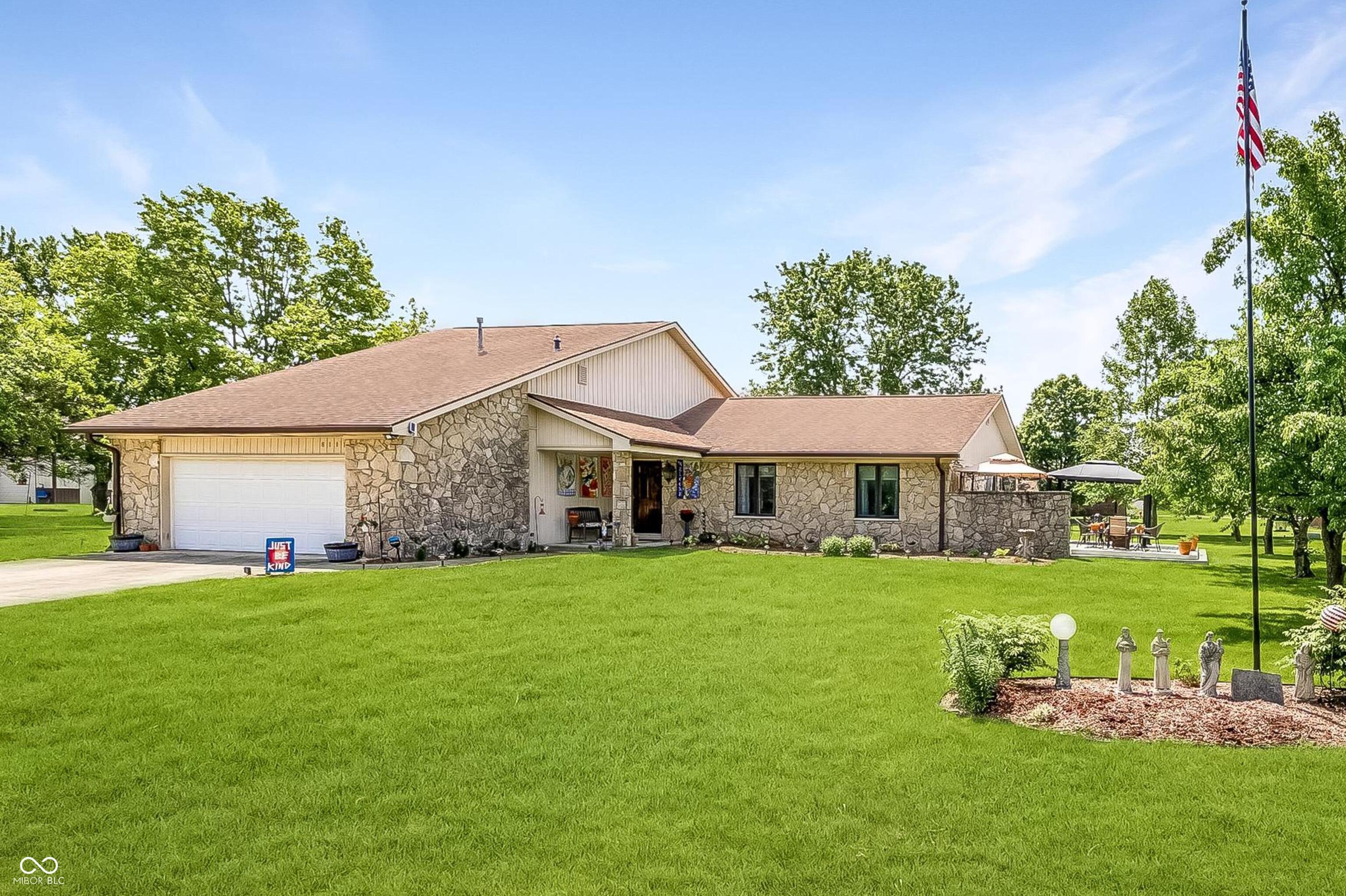 Photo one of 8111 Timberwood Dr Plainfield IN 46168 | MLS 22036878