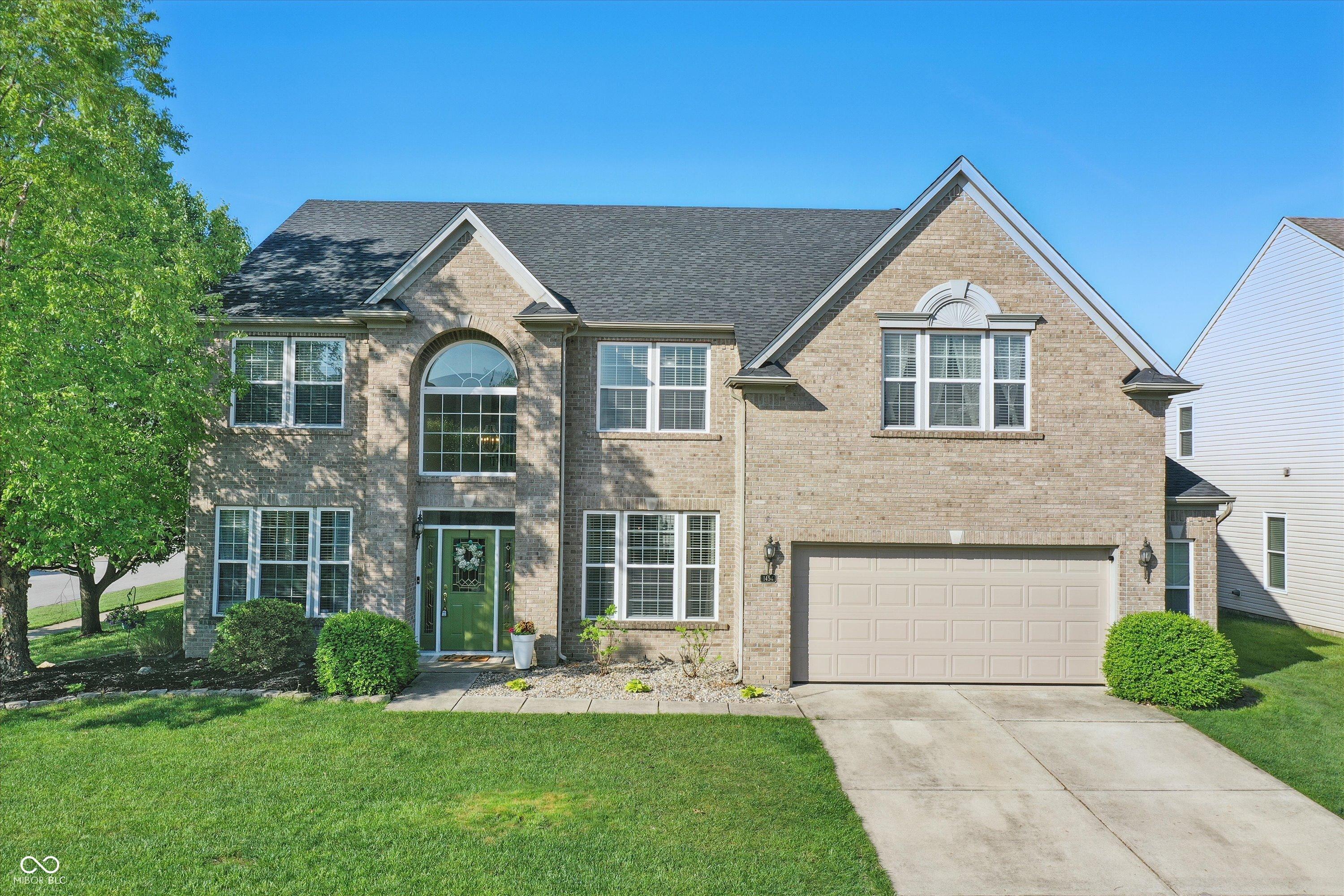 Photo one of 1454 Woodfield Dr Greenwood IN 46143 | MLS 22037062