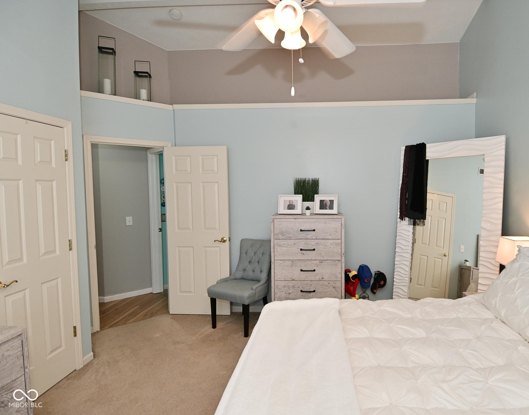 Photo #33