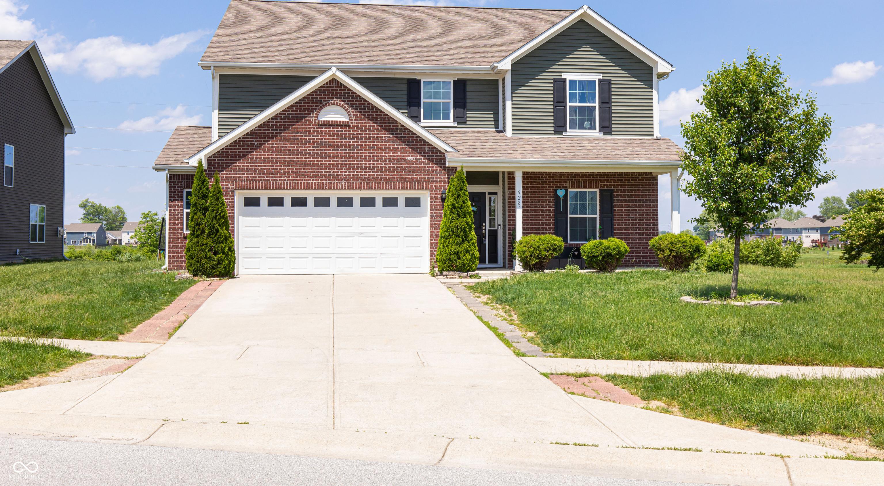 Photo one of 928 Cherry Tree Ln Greenwood IN 46143 | MLS 22037948