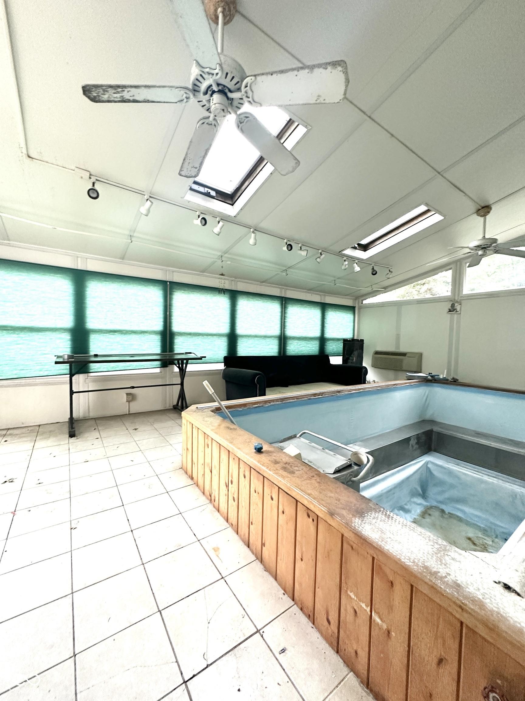 Photo #10