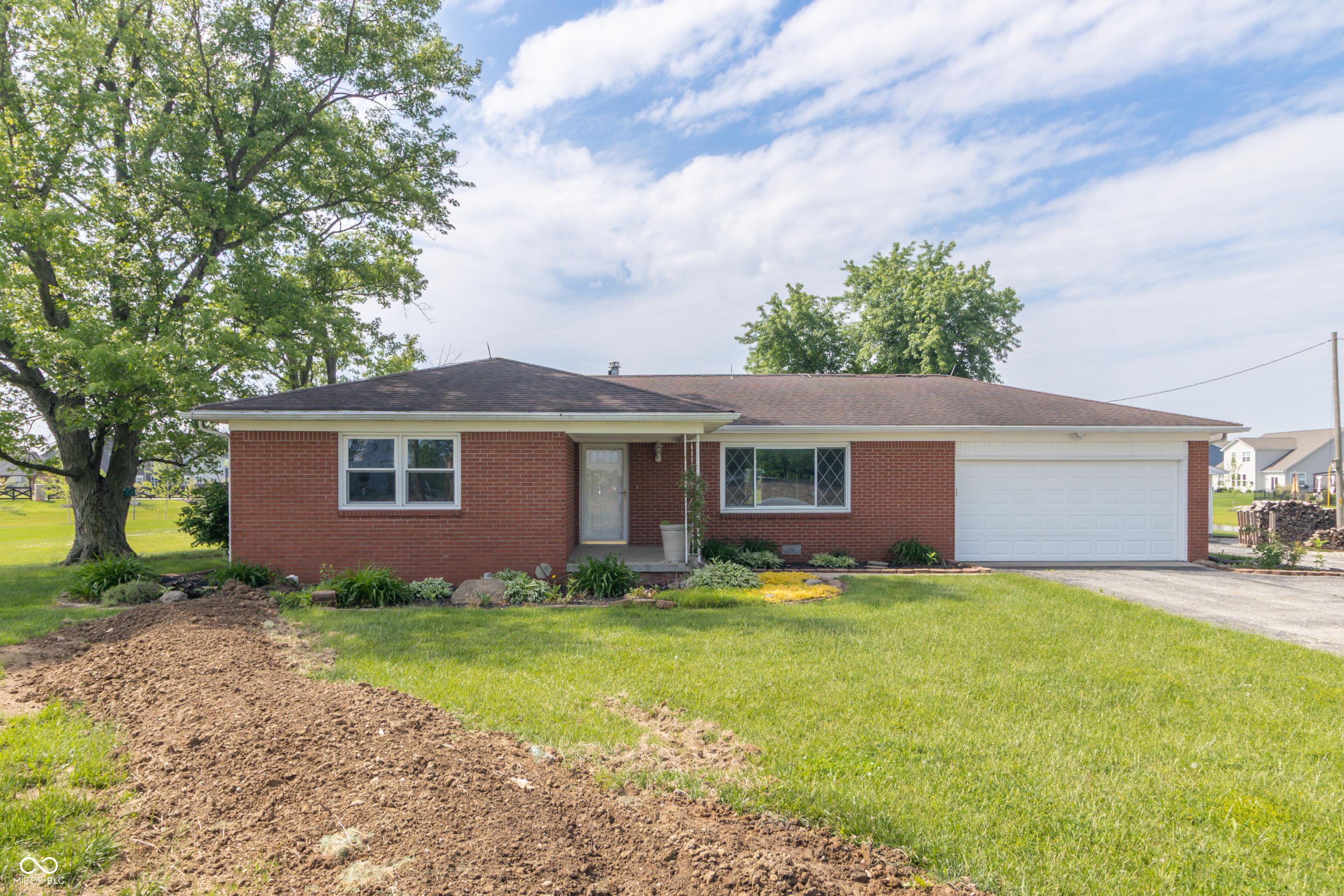 Photo one of 5457 W 900 North McCordsville IN 46055 | MLS 22038131