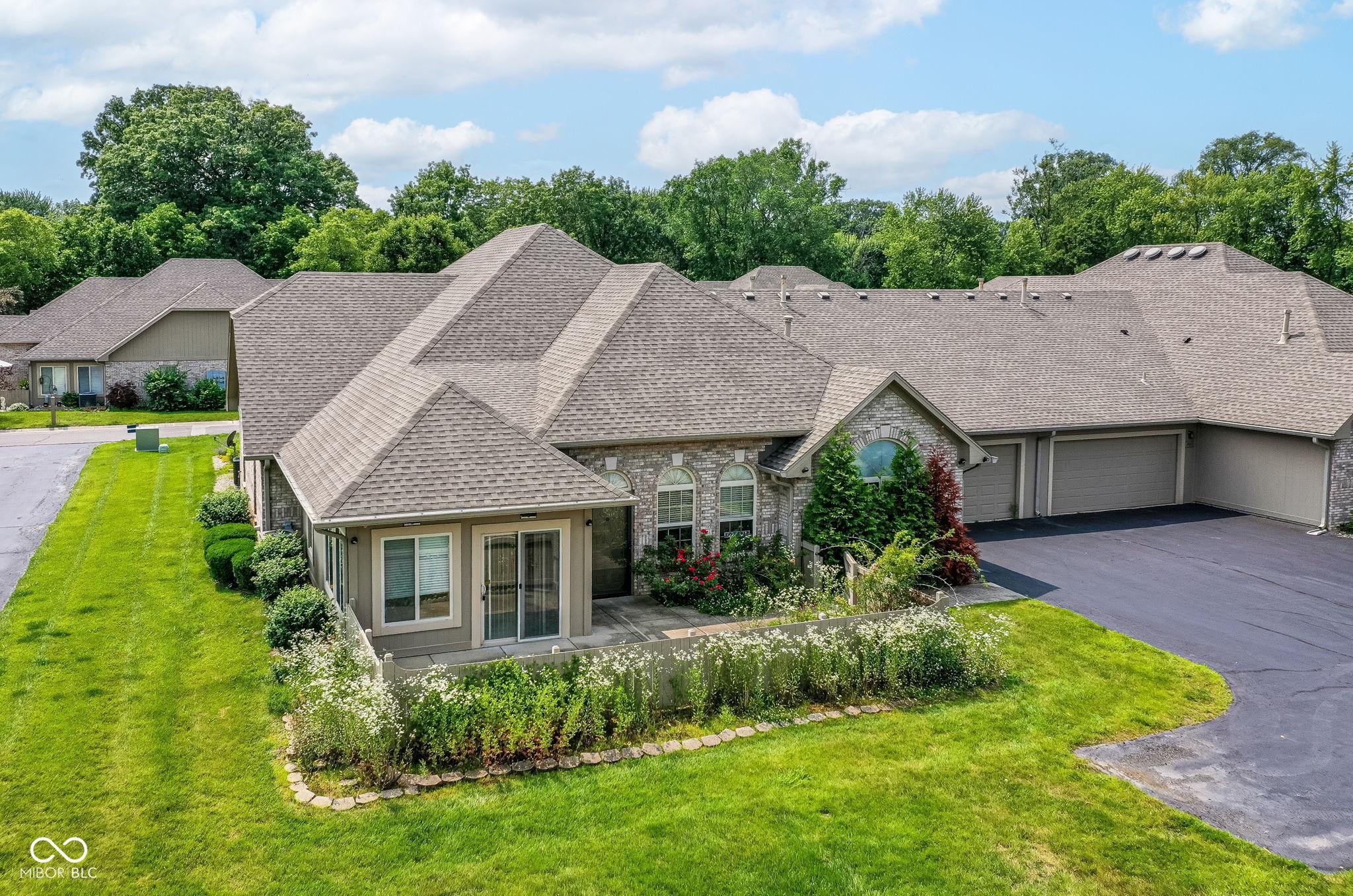 Photo one of 7645 Briarstone Ln Indianapolis IN 46227 | MLS 22038414