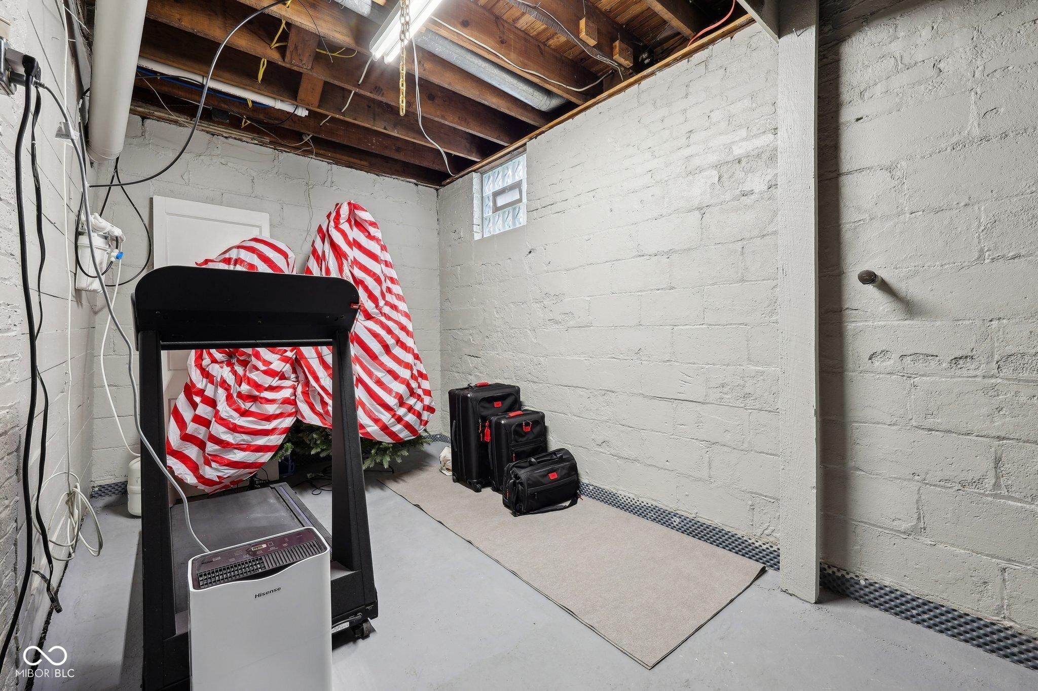 Photo #33