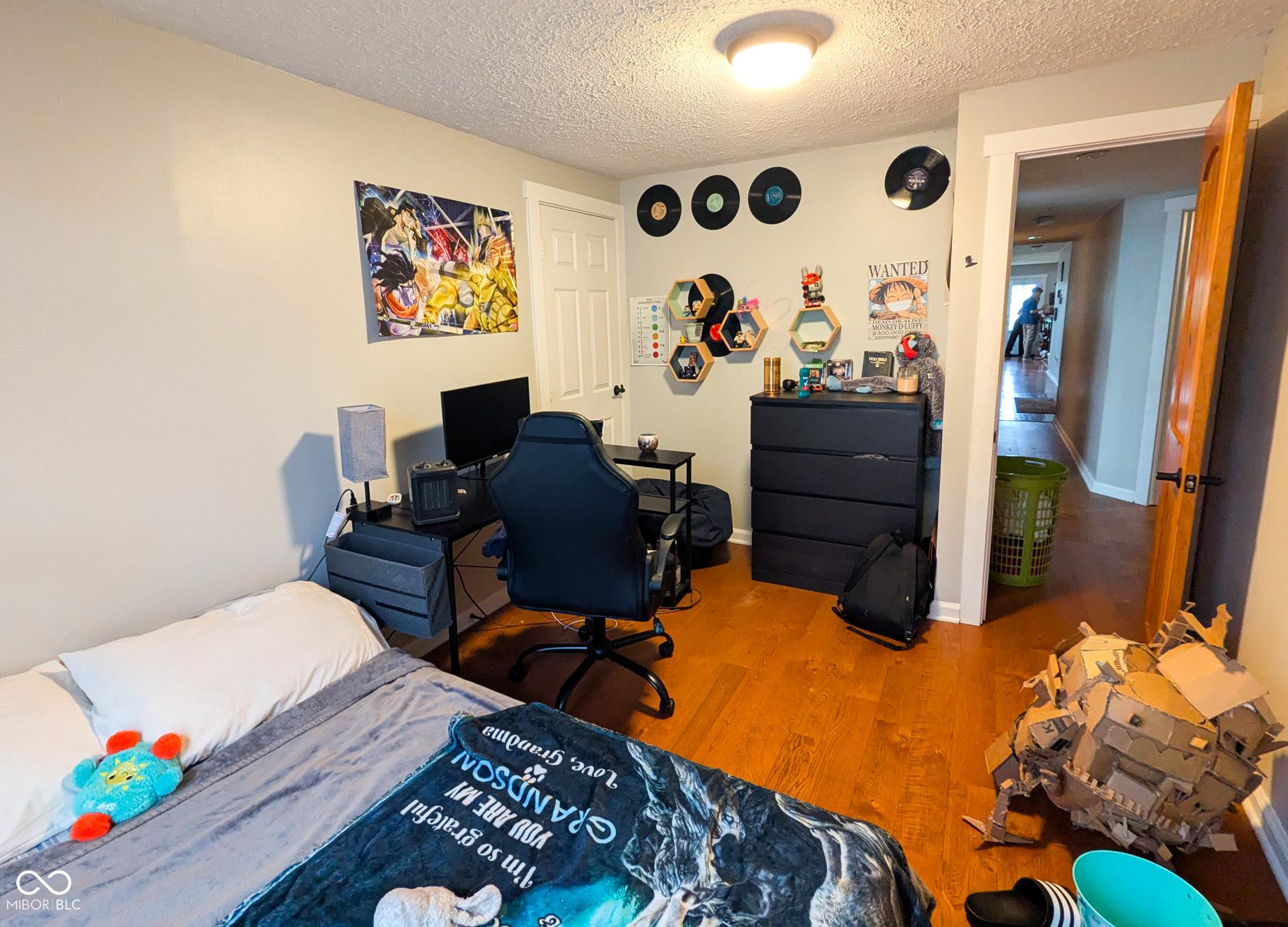 Photo #32