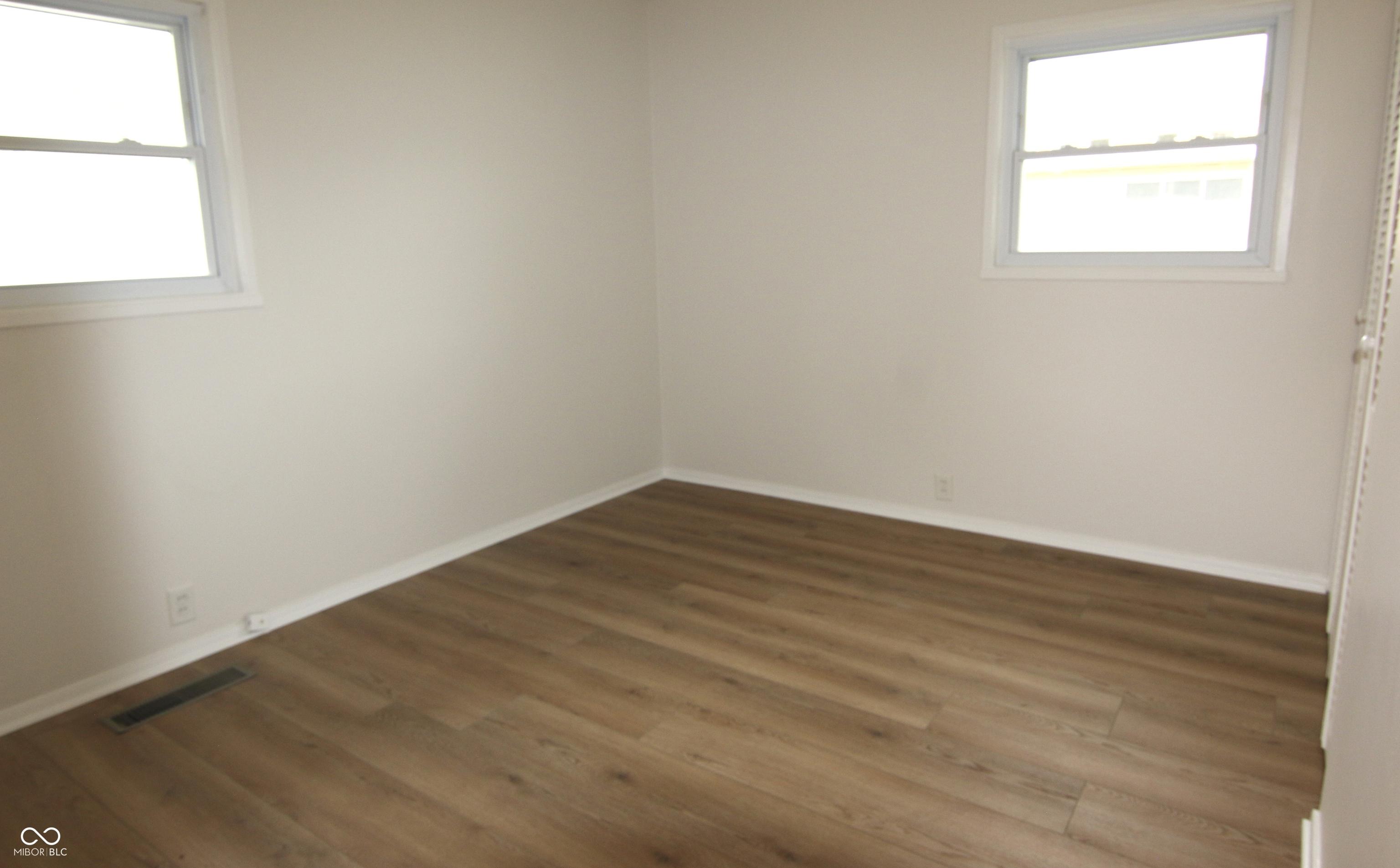 Photo #11