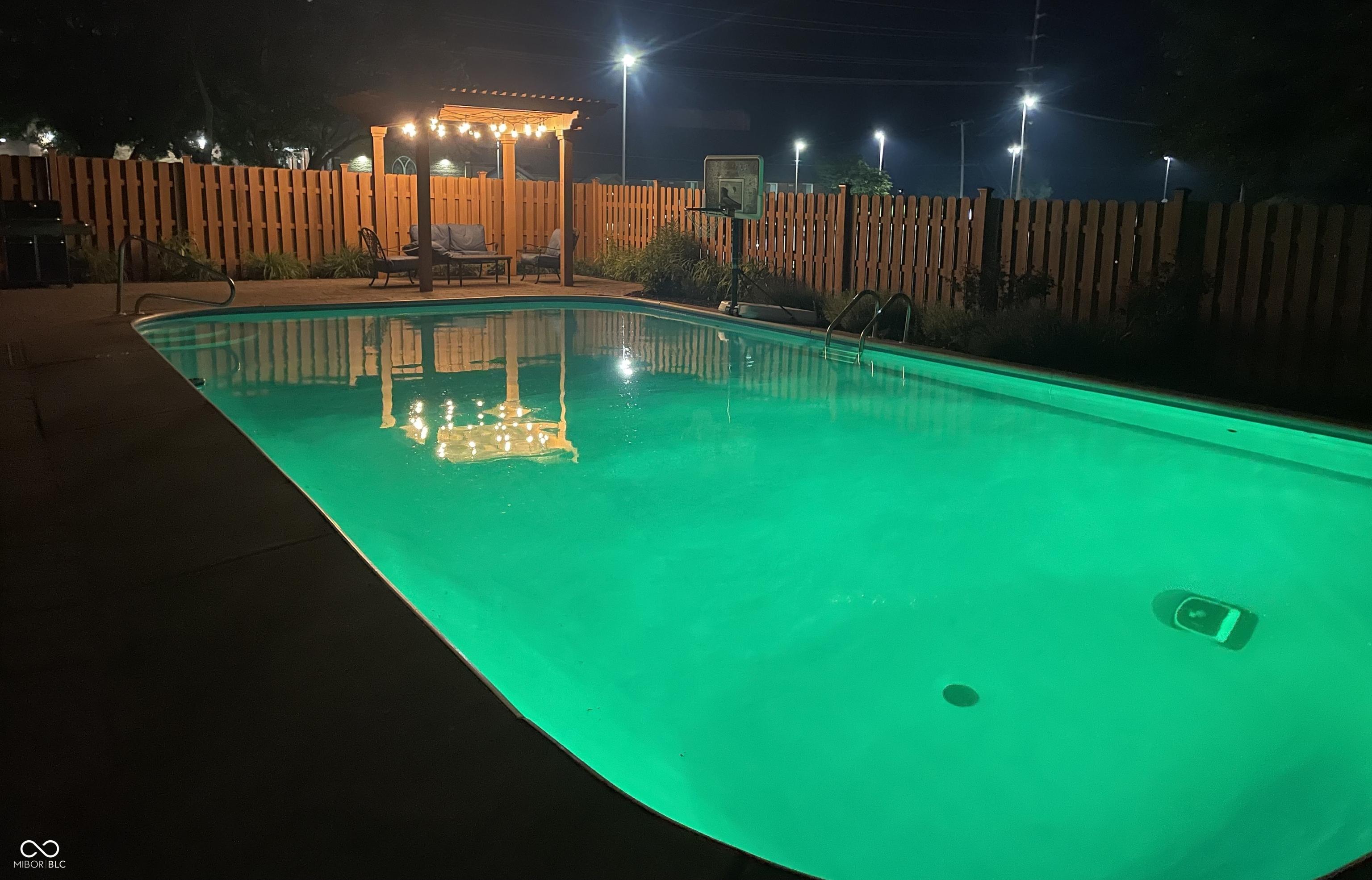 Photo #33