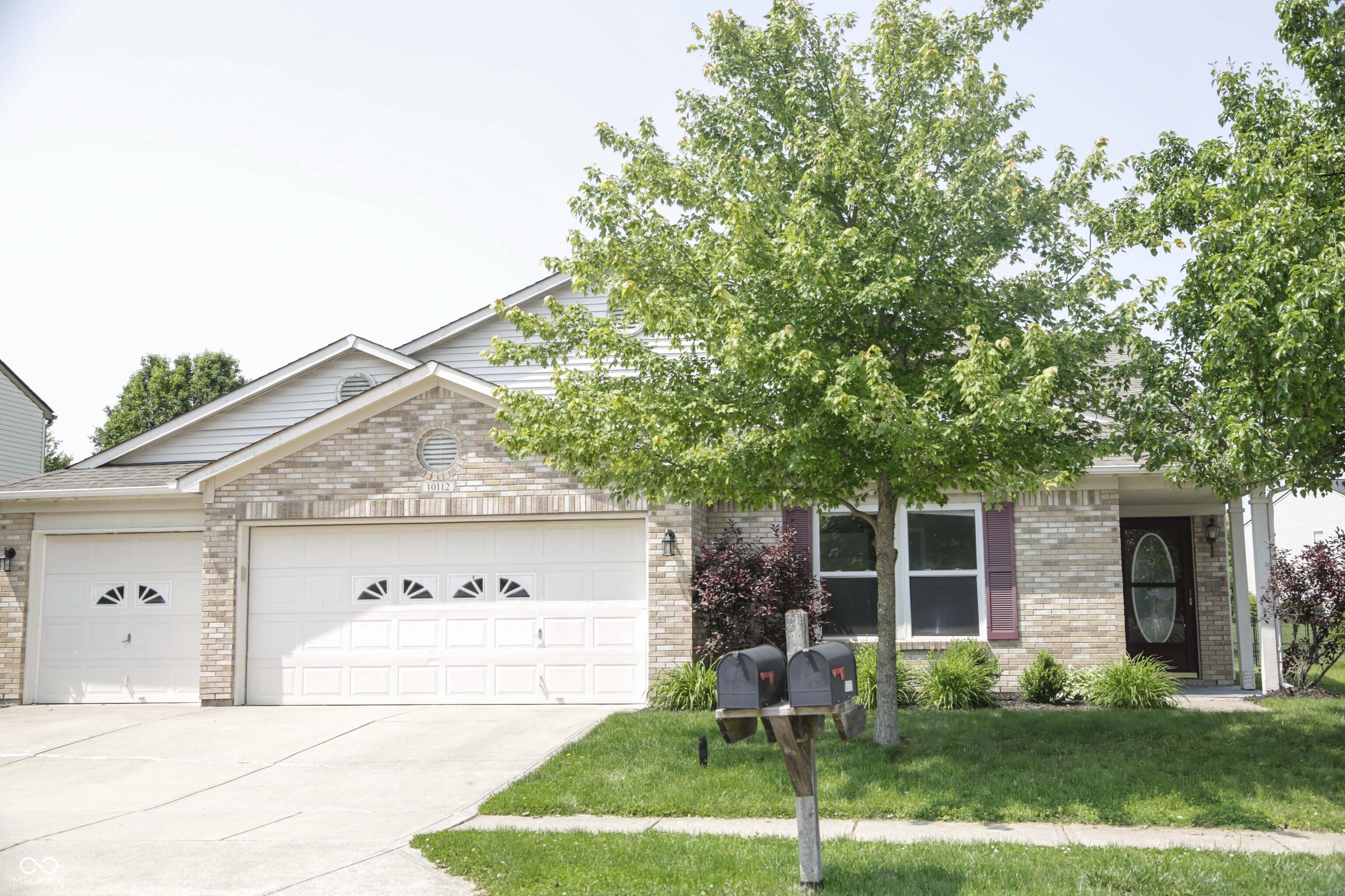 Photo one of 10112 Split Rock Way Brownsburg IN 46112 | MLS 22042136