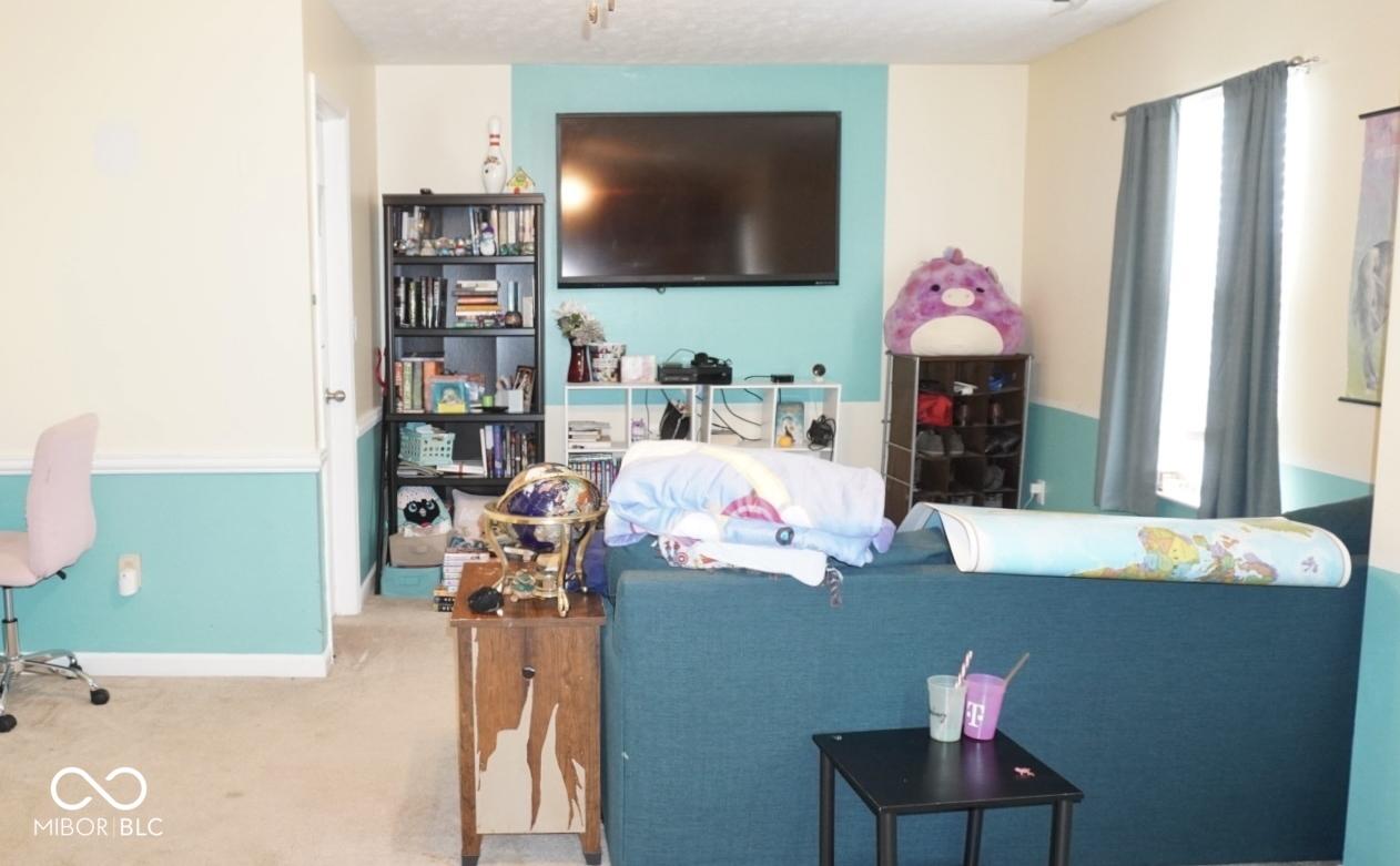 Photo #33