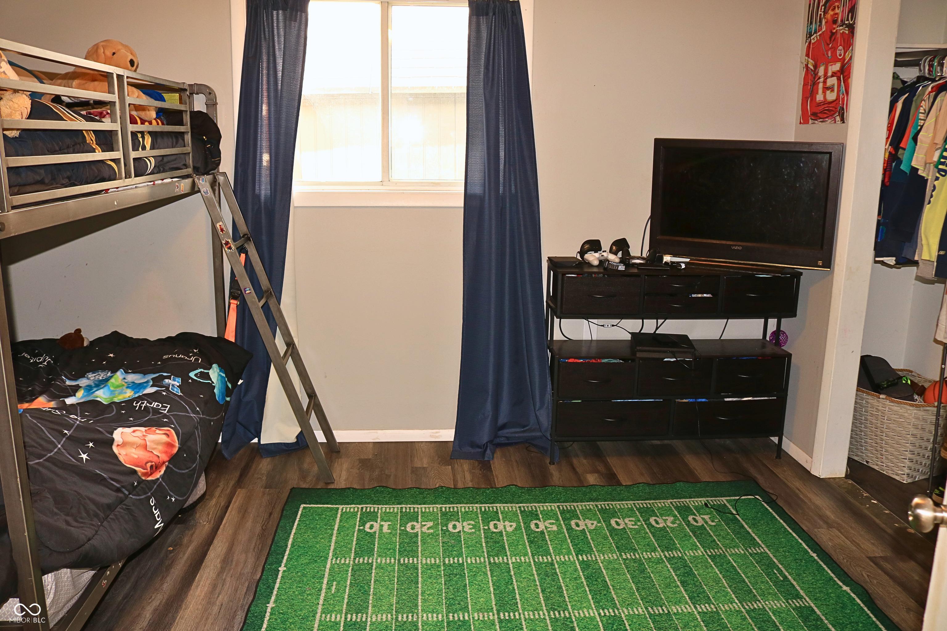 Photo #33