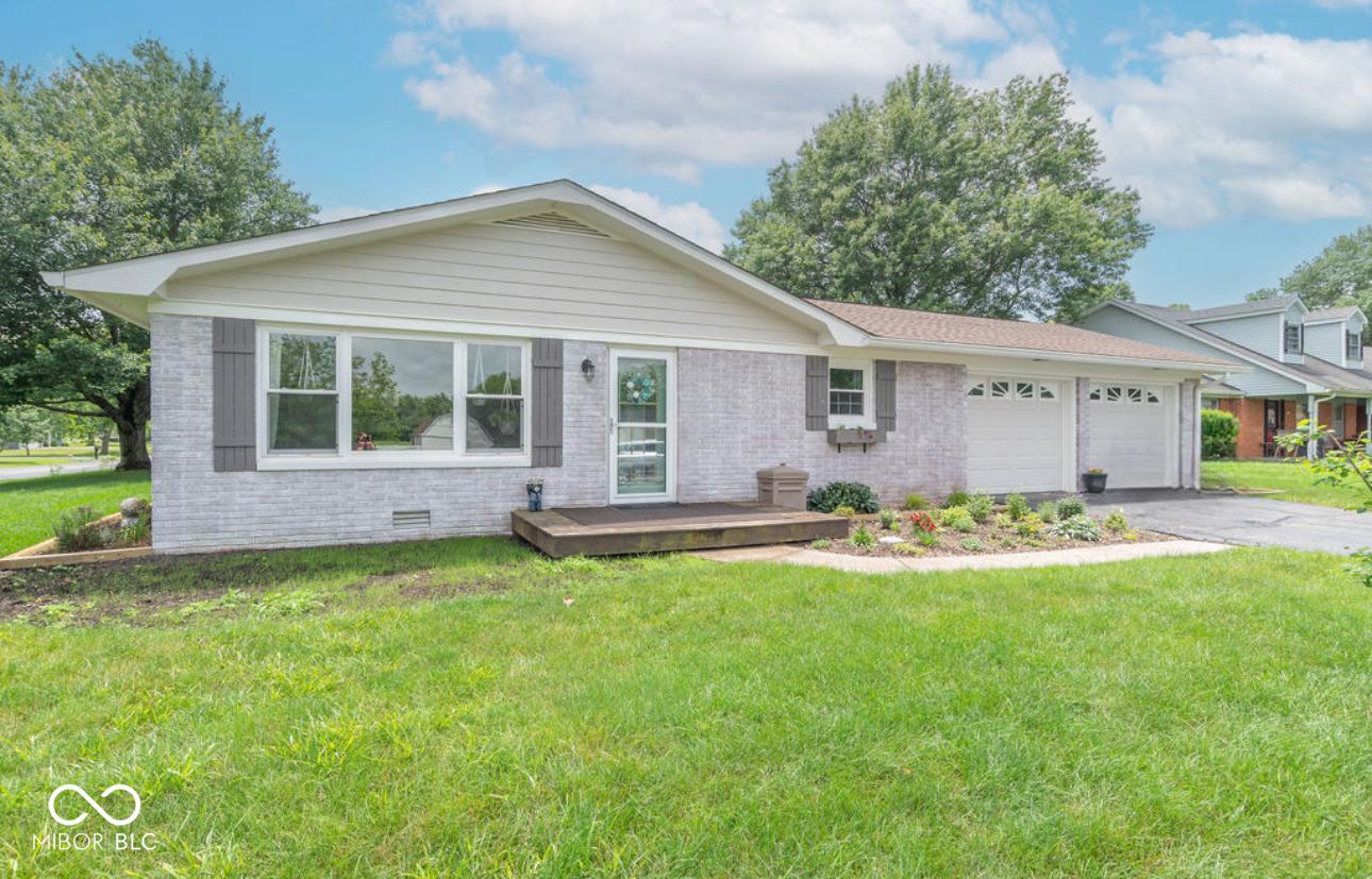 Photo one of 2875 E Woodside Dr Mooresville IN 46158 | MLS 22045310