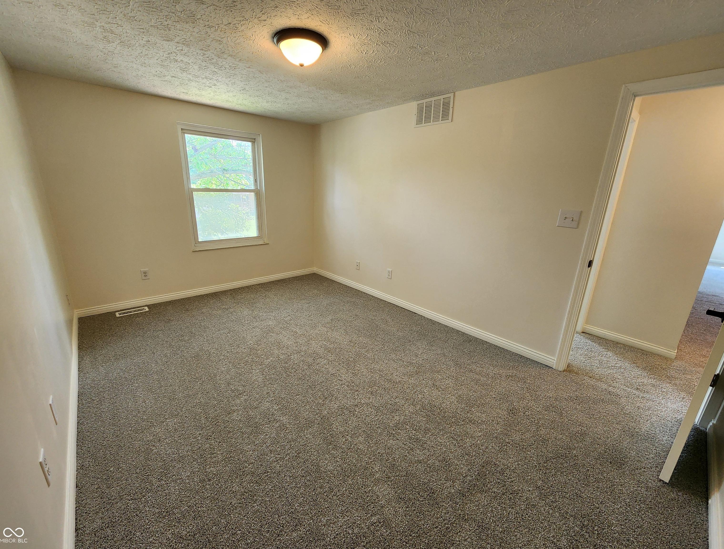 Photo #33