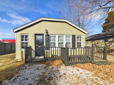 Charming single-story home with a cozy front porch and quaint curb appeal at 2414 W 16Th St, Anderson, IN 46016