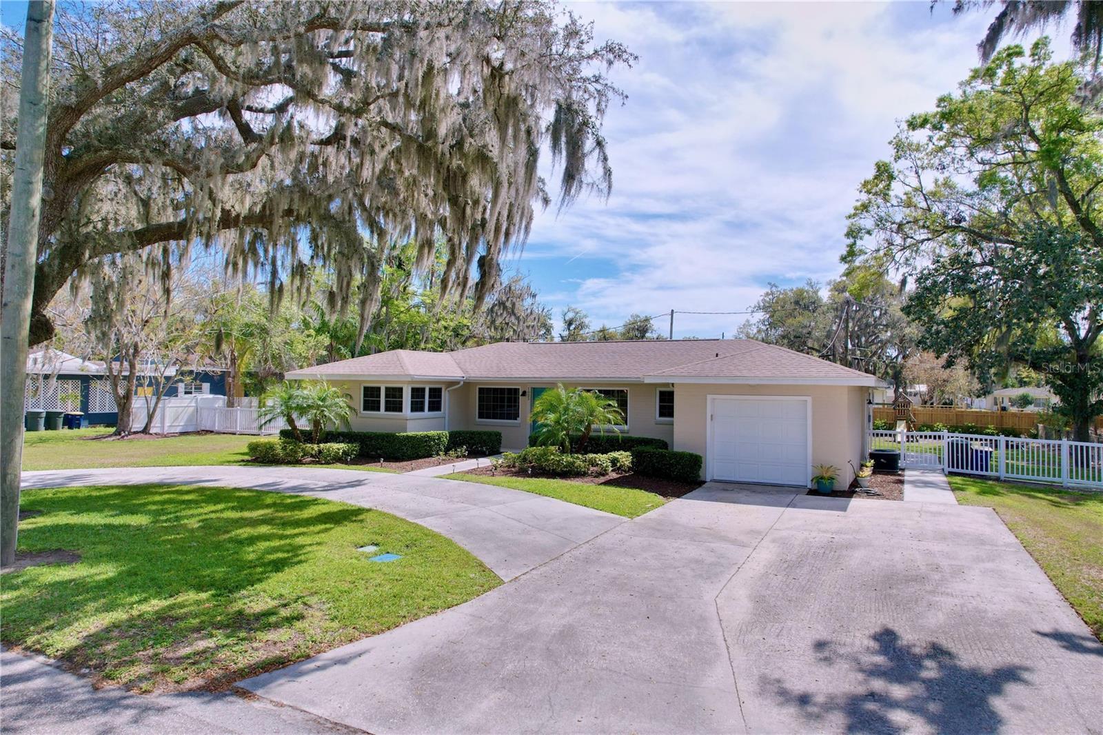 Photo one of 1025 E Georgia St Bartow FL 33830 | MLS B4901857