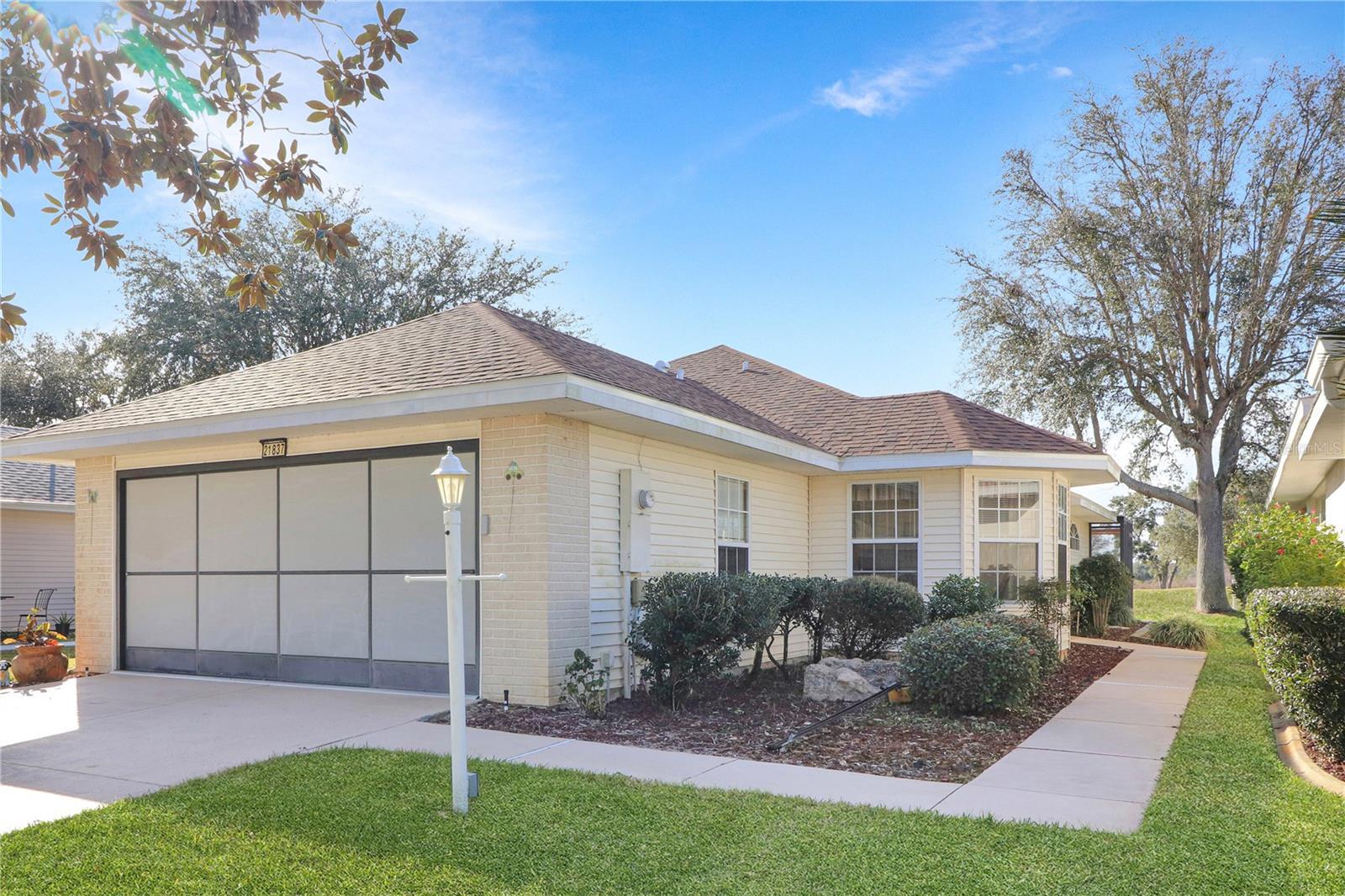 Photo one of 21837 Royal St Georges Ln Leesburg FL 34748 | MLS G5092045